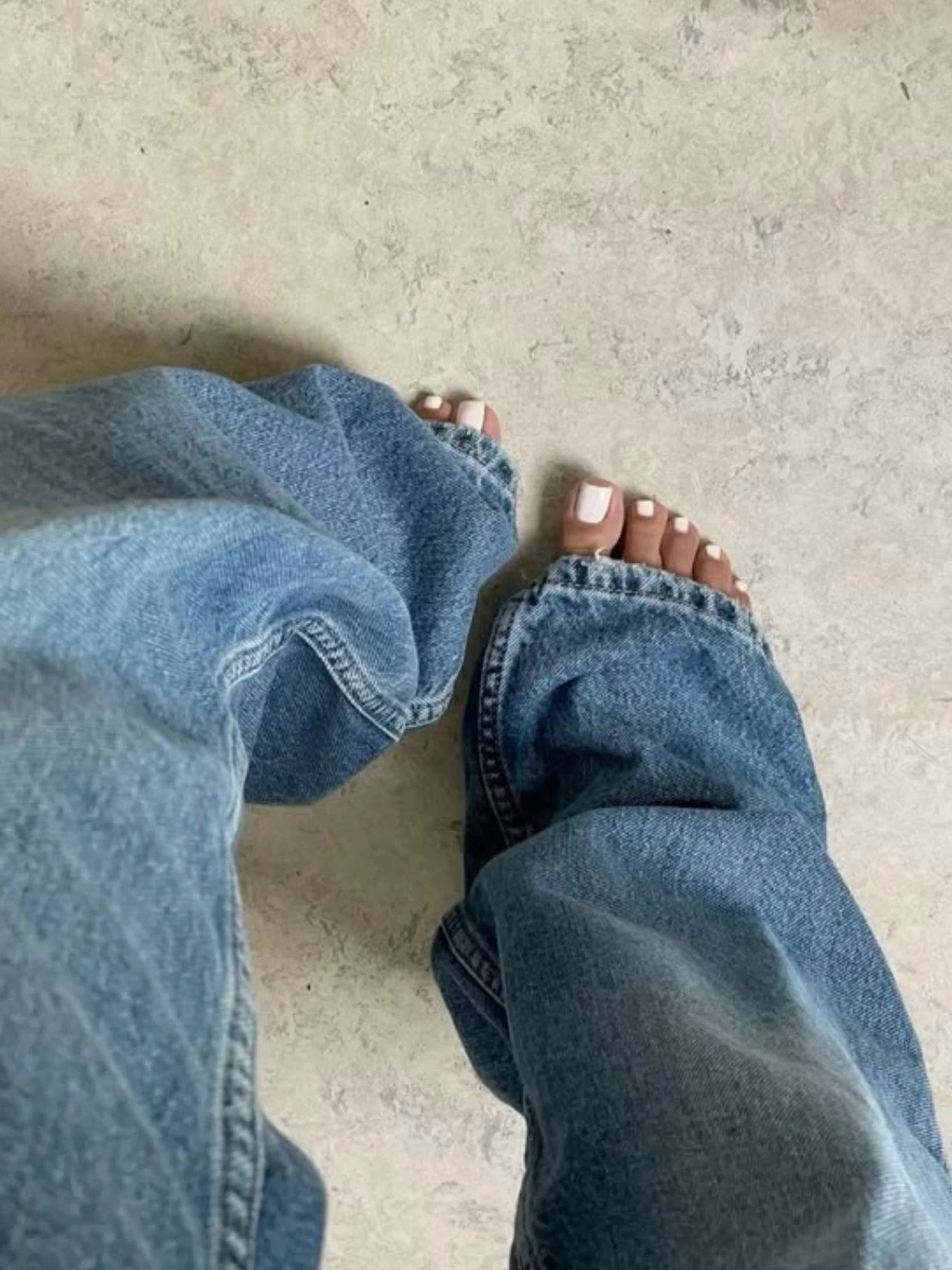 Les pieds chez Facies 👣 
Tr&egrave;s bient&ocirc;t, vous trouverez &agrave; la carte la prestations de vernis semi-permanent des pieds !

🙈 Cela fait des ann&eacute;es que vous me r&eacute;clamer cette prestation, mais avec plusieurs mois de d&eacu