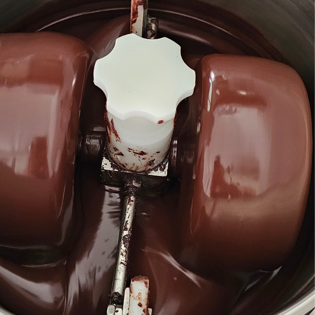 dark chocolate in melanger