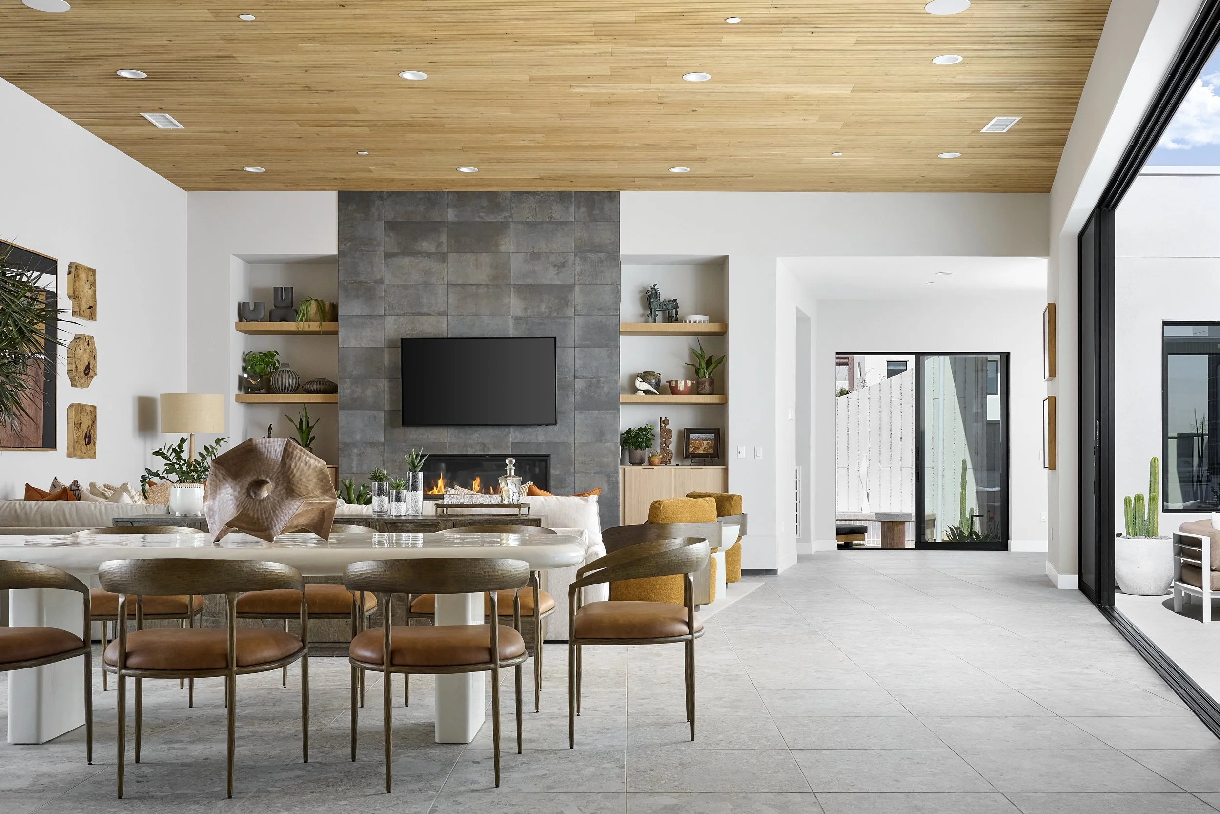 Cotino by Woodbridge Pacific