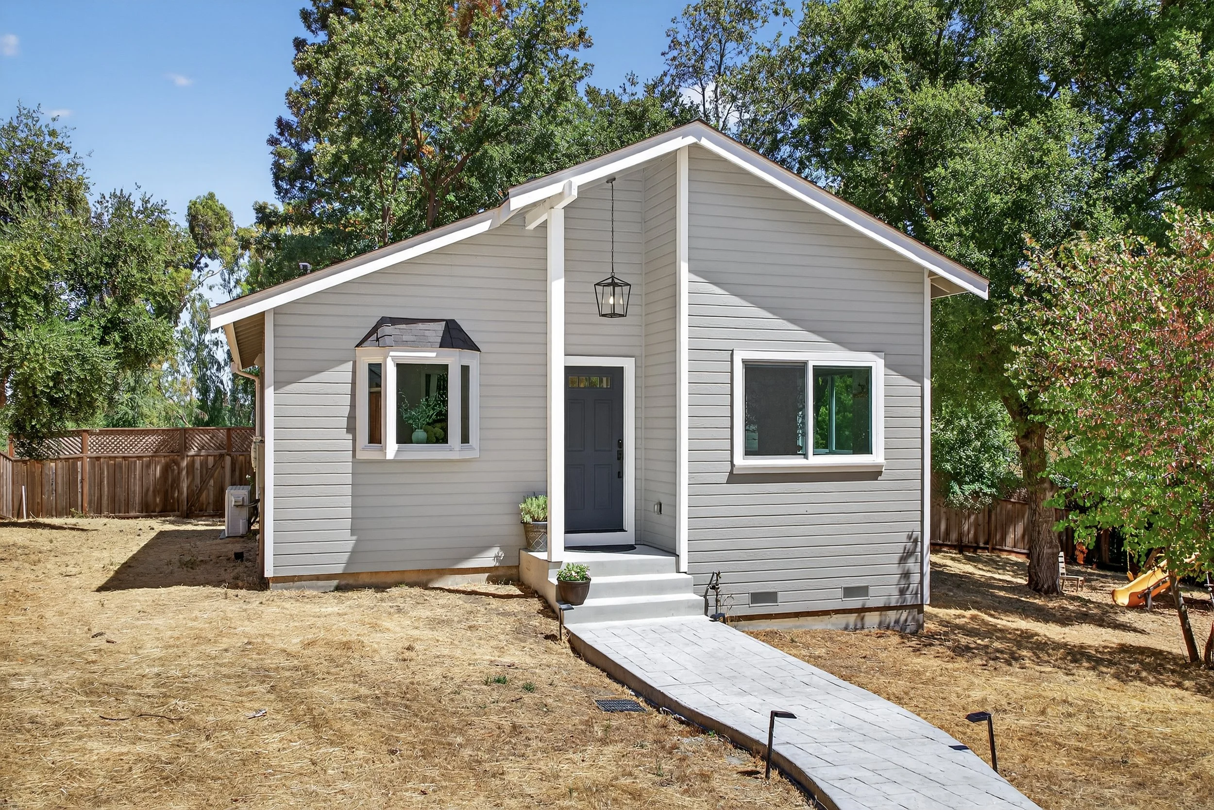 We made the front pillar of the ADU thicker because it looked too dinky as a 4x4