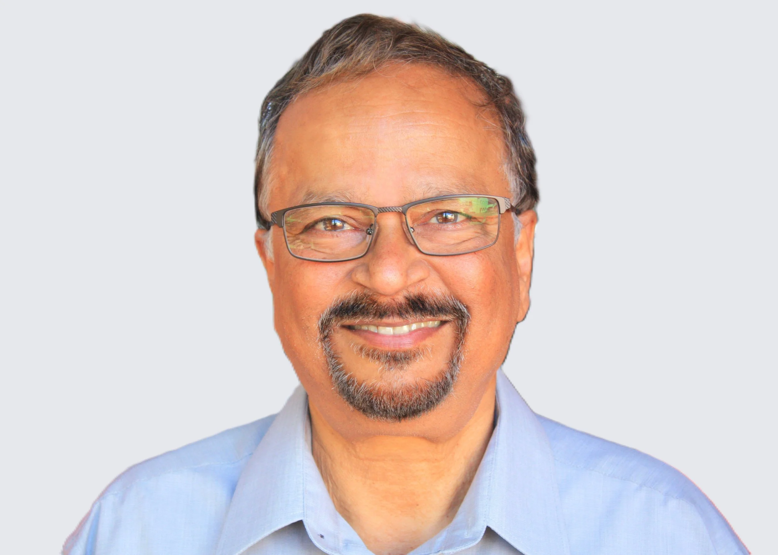 Murali Headshot1.jpg