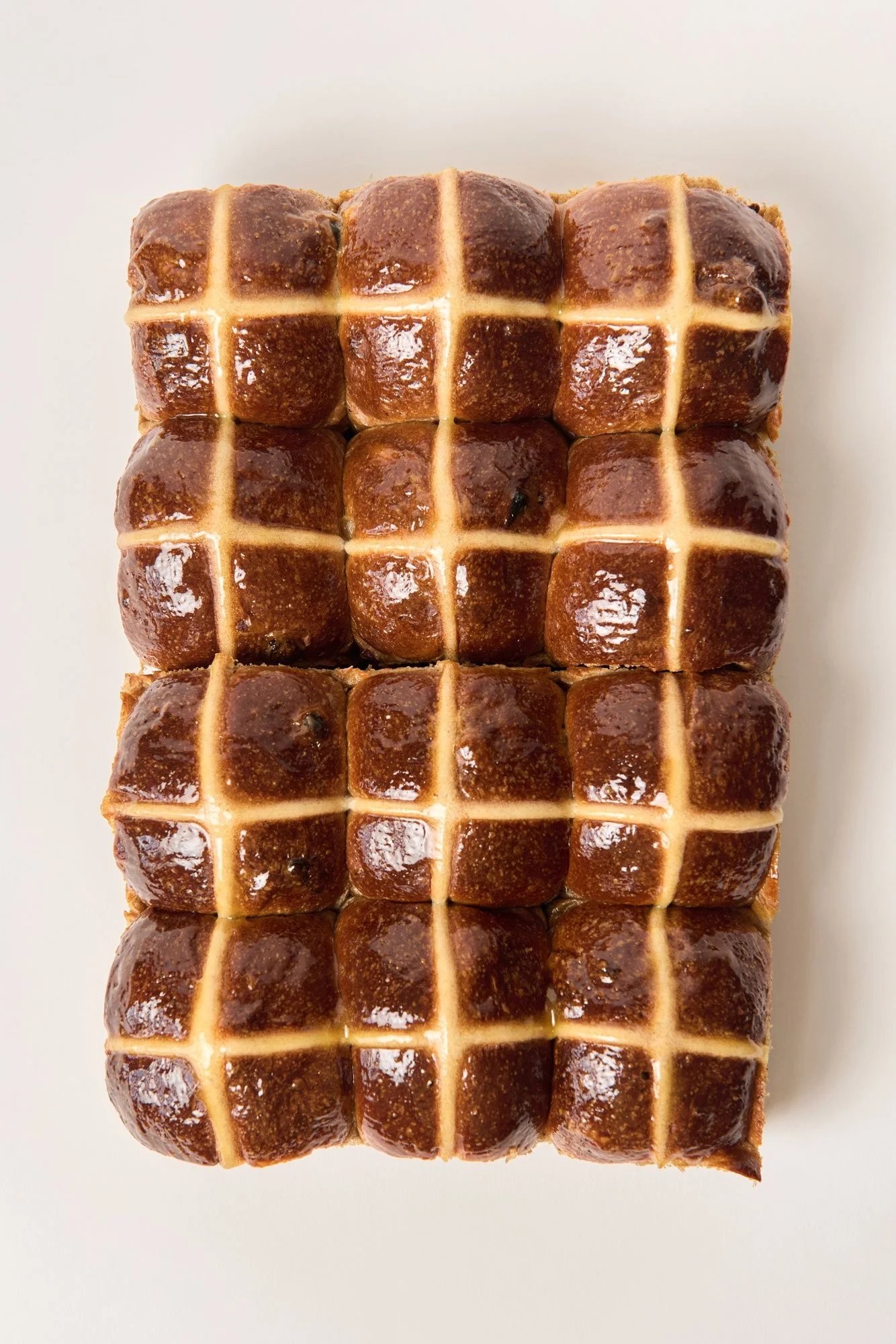 KNEAD_EASTER_PACKAGING_HOT CROSS BUNS_DESIGNED BY PERKS