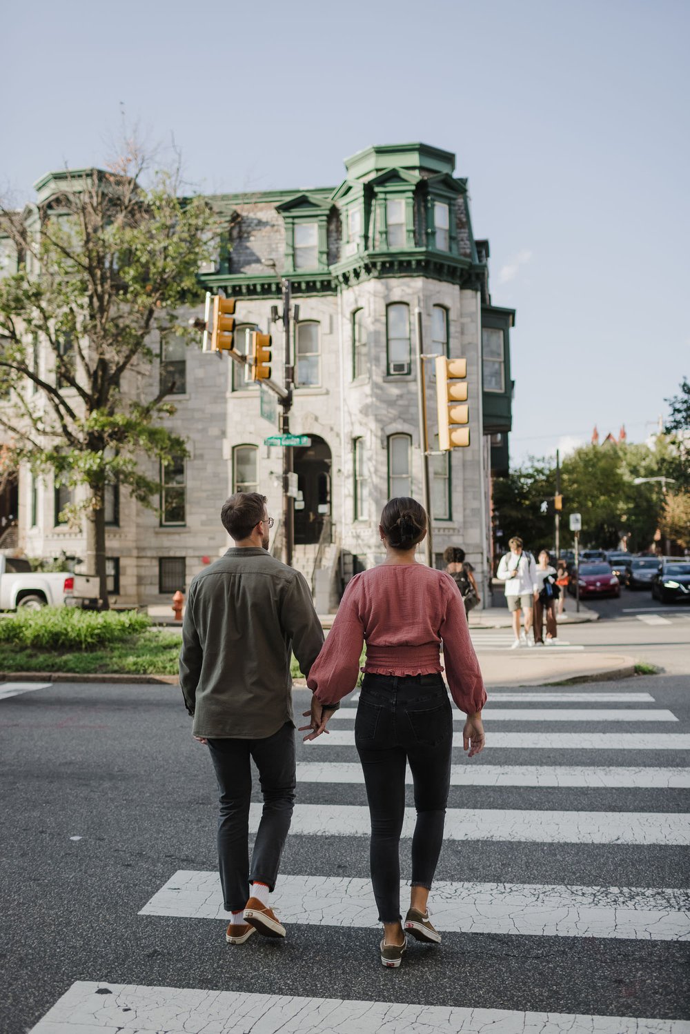 philly-engagement-shoot-with-pizza-at-corinthian-gardens-cassie-castellaw-012.jpg