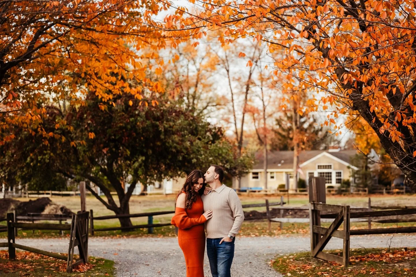 Fall was really showing off for this session at @barclay_farmstead_official 🍂✨

#southjerseyphotographer #southjerseyphotography #southjerseylifestylephotographer #southjerseyfamilyphotographer #southjerseyfamilyphotography