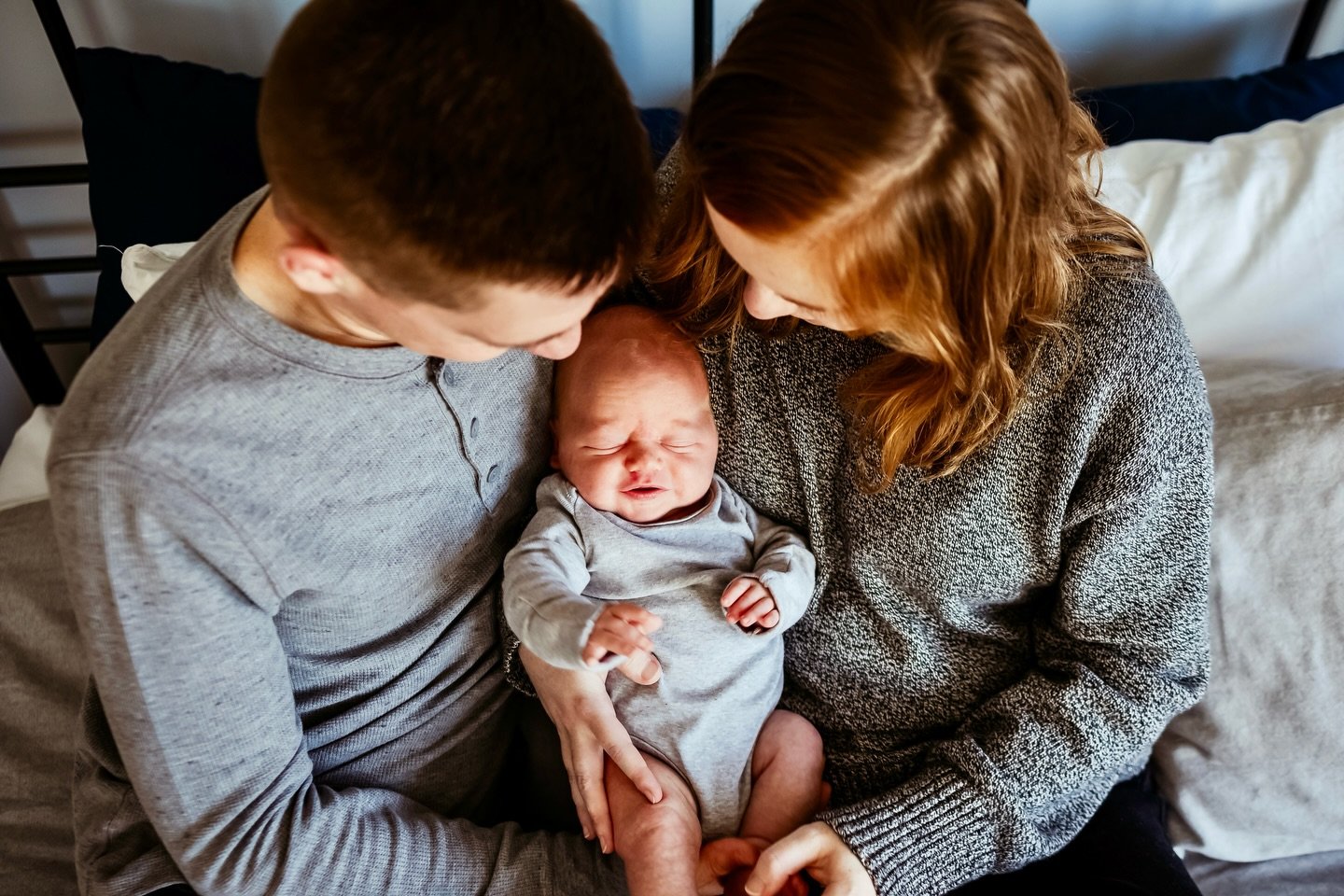 I just love his little squishy face 🥰

#inhomenewbornsession #inhomelifestylephotography #inhomenewborn #lifestylenewborn