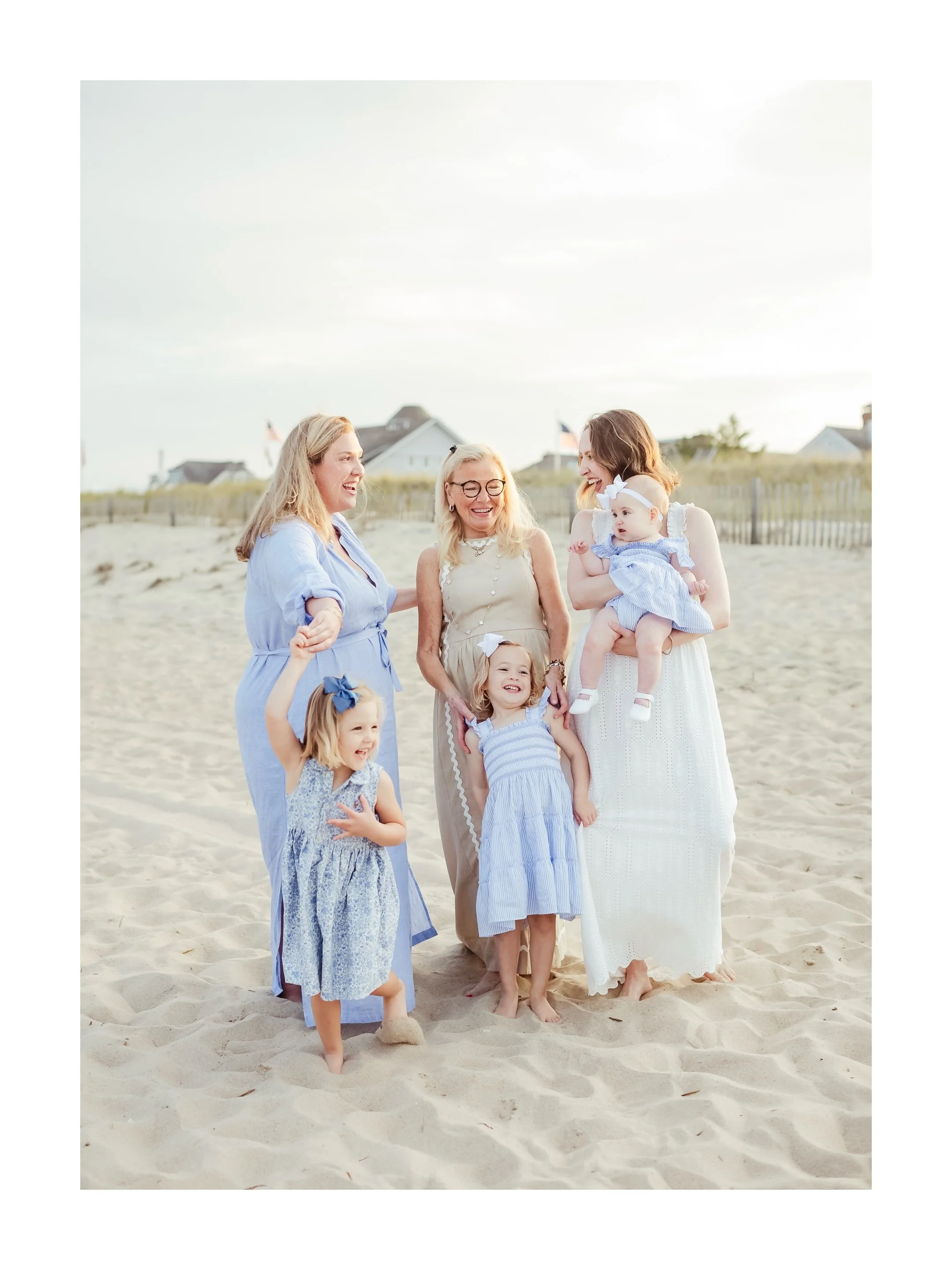 This beautiful extended family session was filled with all the things that make family photos so meaningful&mdash;lots of laughs, big hugs, little moments, and so much love🤍✨🤍✨🤍

I adore sessions like this- where everyone lets loose, the kids run 