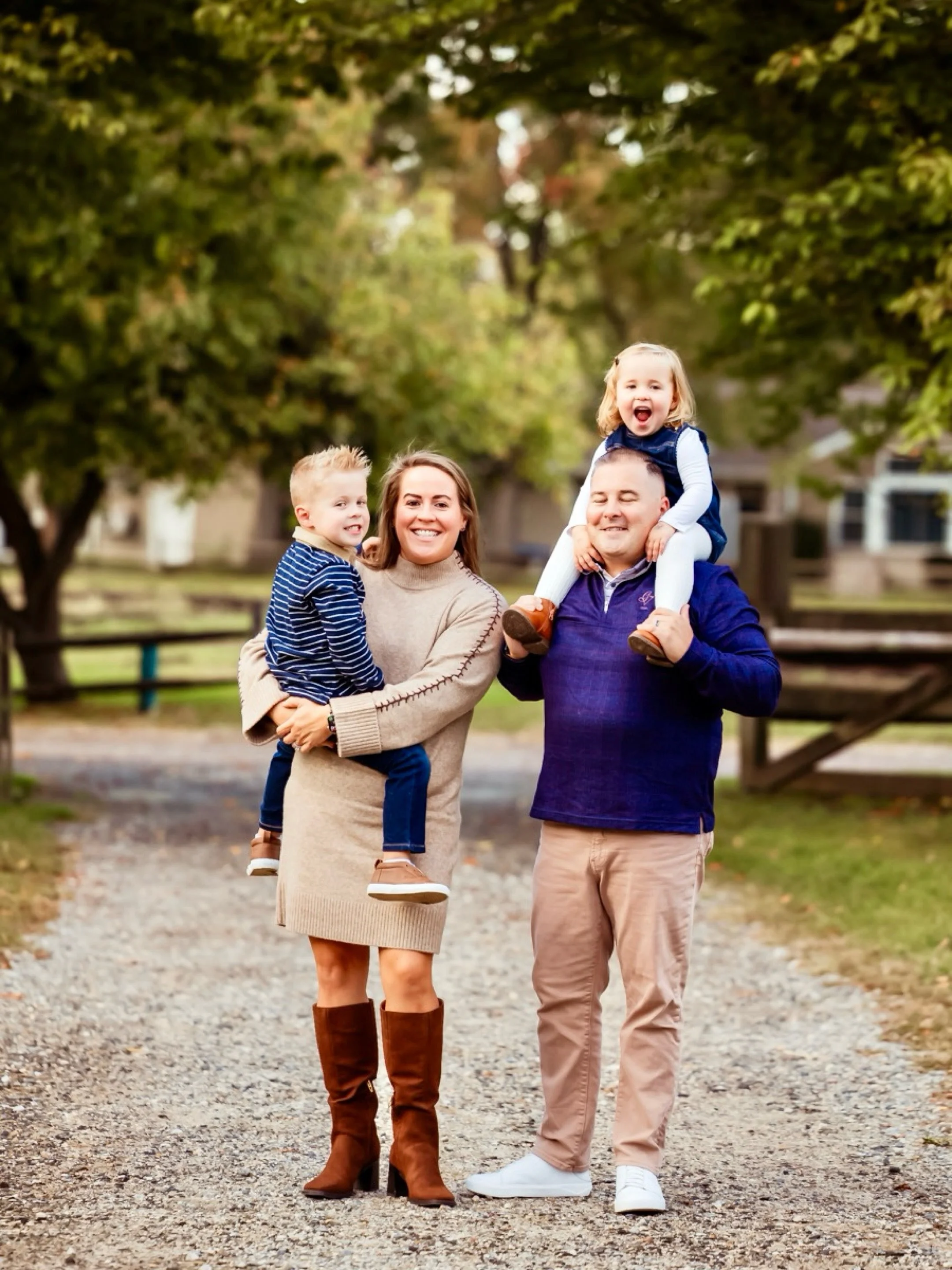This adorable family session at @barclay_farmstead_official  was absolute perfection ✨✨✨

2 cute kiddos and 2 lovable fur babies!! Say no more! 

#cherryhillnjphotographer #cherryhillnjfamilyphotographer #cherryhillnjlife #cherryhillnjfamily #cherryh