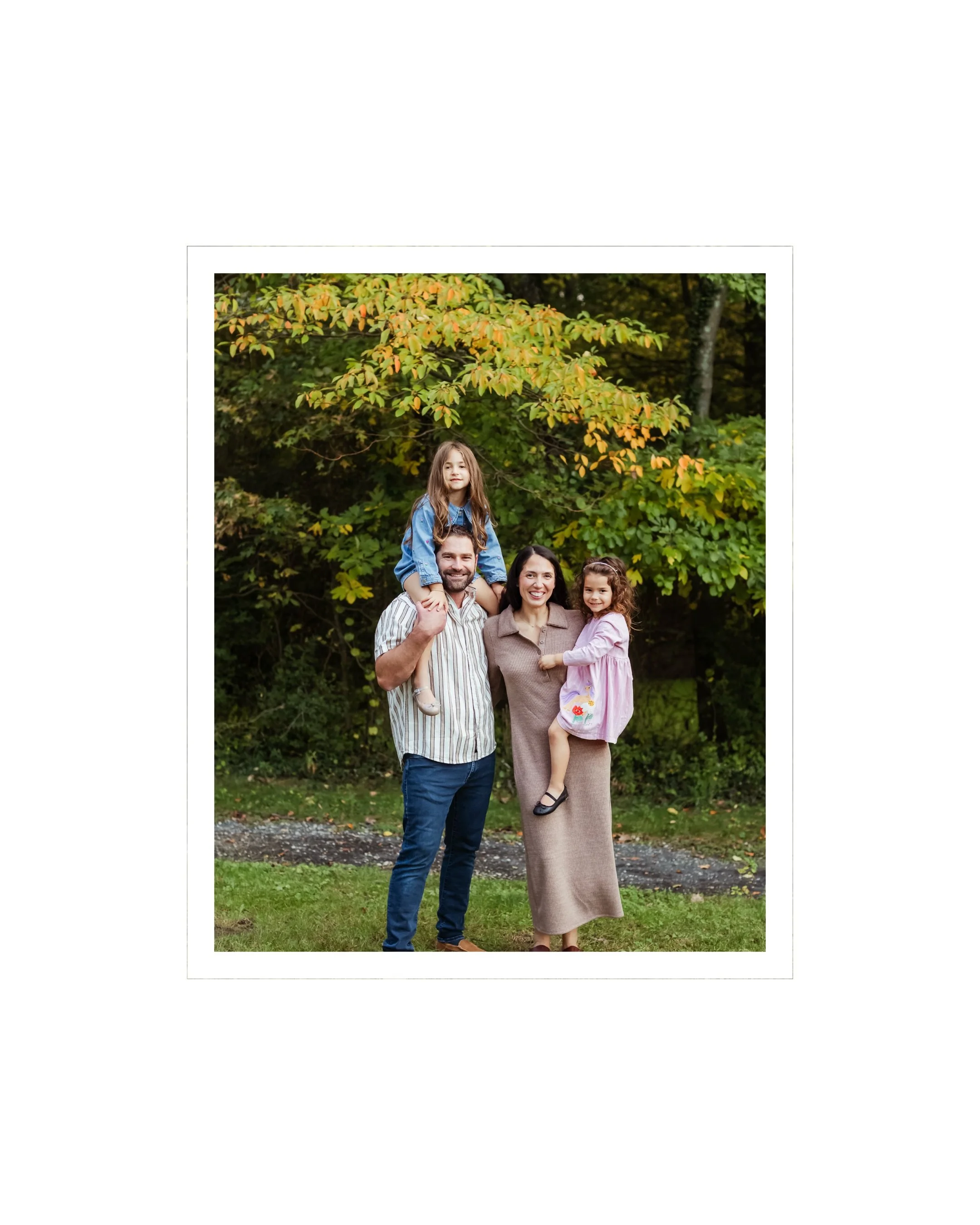 Barclay Farmstead is so beautiful this time of the year 🍂✨🍂✨🍂✨

This adorable family was picture perfect and the farmstead is starting to pop with some gorgeous fall color!

I cannot wait to see how it looks in the coming weeks as we head into pea