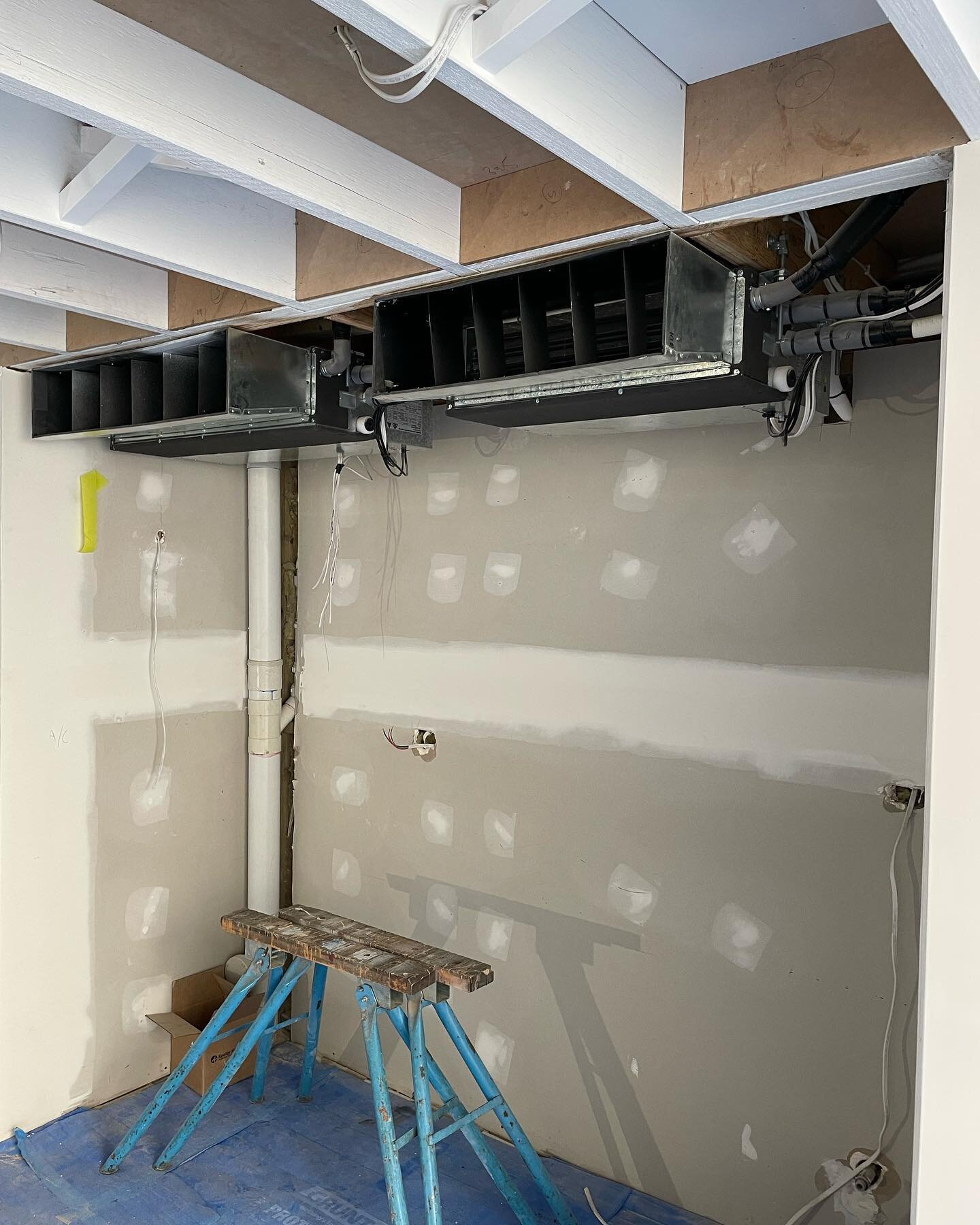 Here&rsquo;s a few pics of our recent rough in stage of our Erskinville project alongside @tassconstructiongroup.

Brymech has designed and installed a Daikin VRV system, consisting of various types indoor units to suit each area of this intricate an