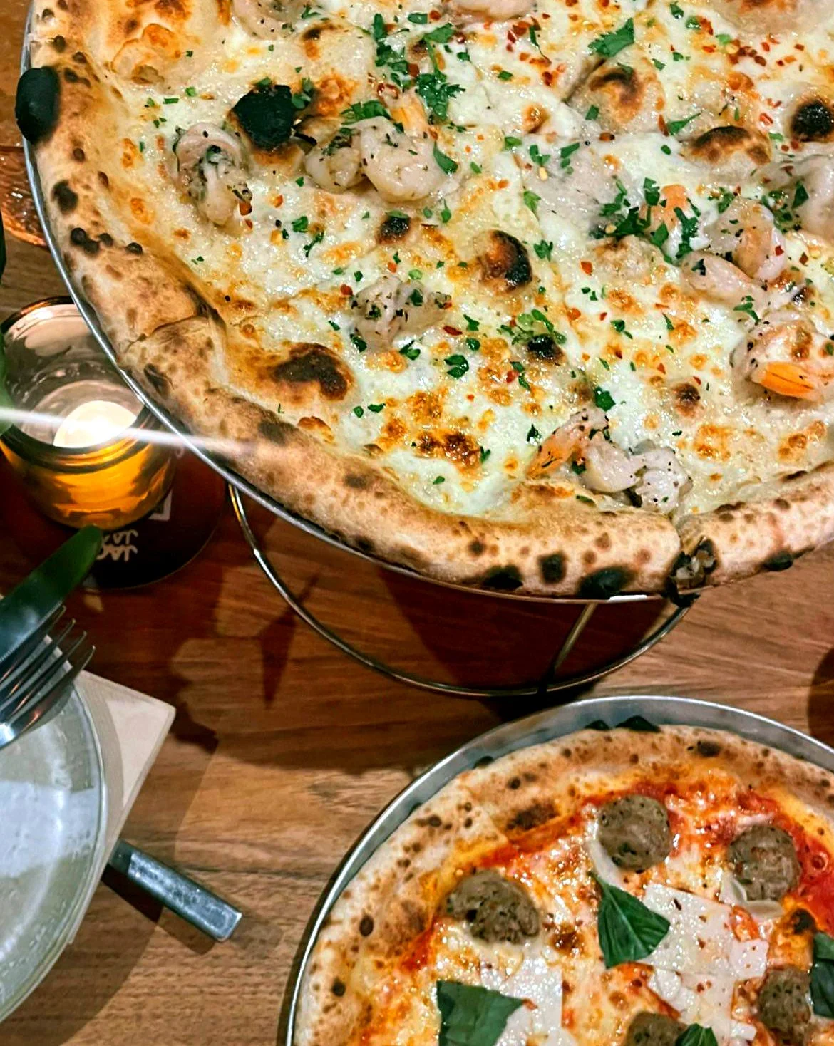 OPENING FROM MIDDAY TOMORROW 🍕🍝
Lunch plans sorted at Jaga Jaga. Settle in with pizzas, pastas and the rest of our hearty menu &mdash; ideal for a pre-Christmas catch-up with family, friends or coworkers.
Good food, relaxed vibes and plenty of time