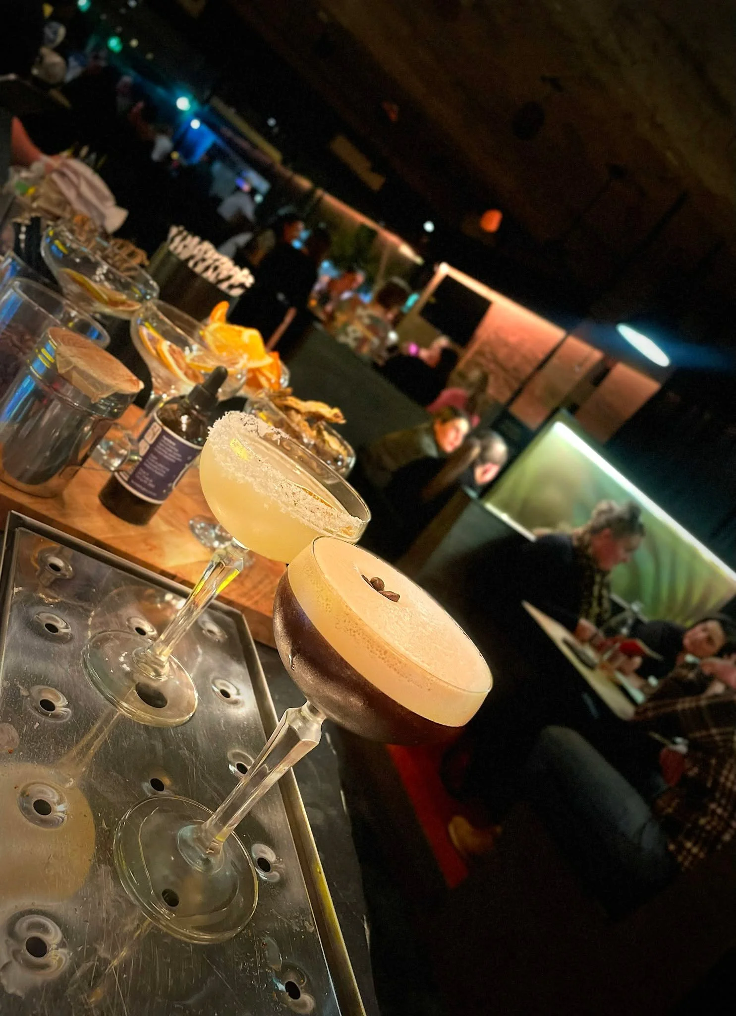 Kick off the weekend the right way at Jaga Jaga 🍸
Classic cocktails flowing, pizzas straight out of the oven, and your crew around the table. Just the kind of setup for a proper unwind and a good time. 🍕✨

#JagaJaga #CocktailsAndPizza #WeekendDrink