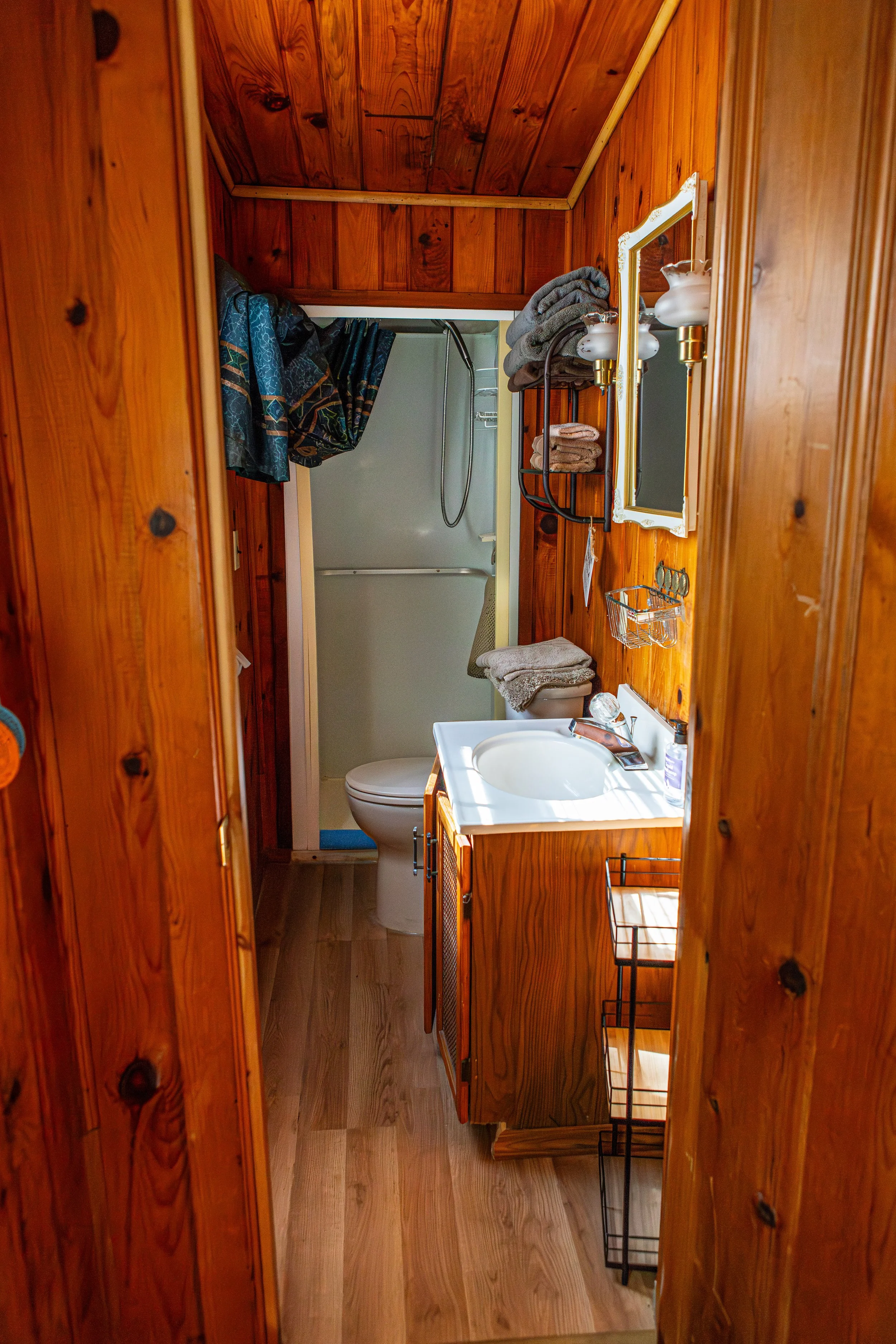 #2 bathroom (1).jpg