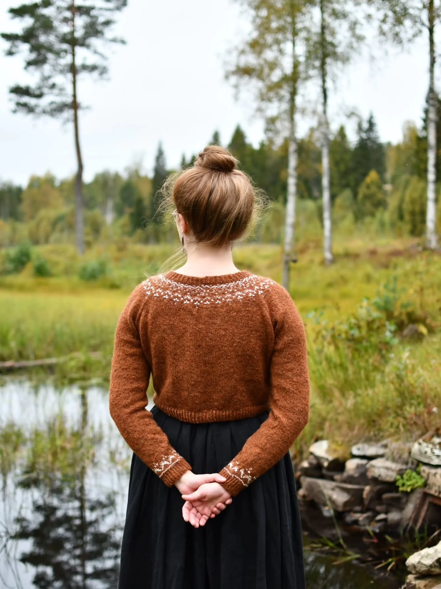 Ad for book 🐑 Elsa 🐑 Also the cover girl 🥰

Yarn: 2ply tweed from @ullcentrumoland

Book: Sticka i Svensk Ull (only in swedish right now)
Photo: @susannesadripro
Publisher: @bonnierfakta

#stickaisvenskull
