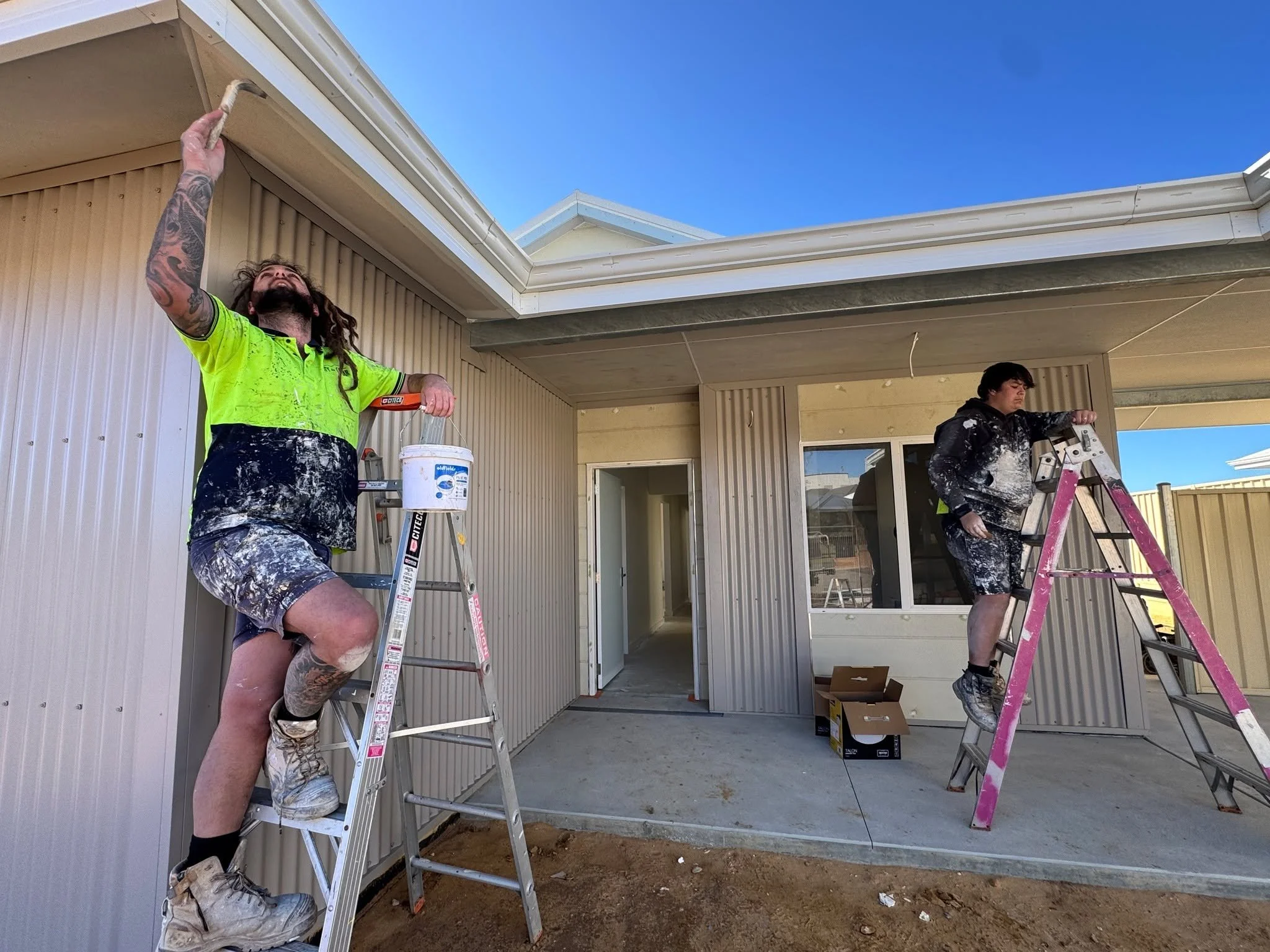 Exterior and interior painting is nearing completion for @pschesterandson on a new duplex pair in Geraldton 🏠🏠

#cityincolour #paint #painting #paintingcontractor #localsworkingwithlocalsforlocals