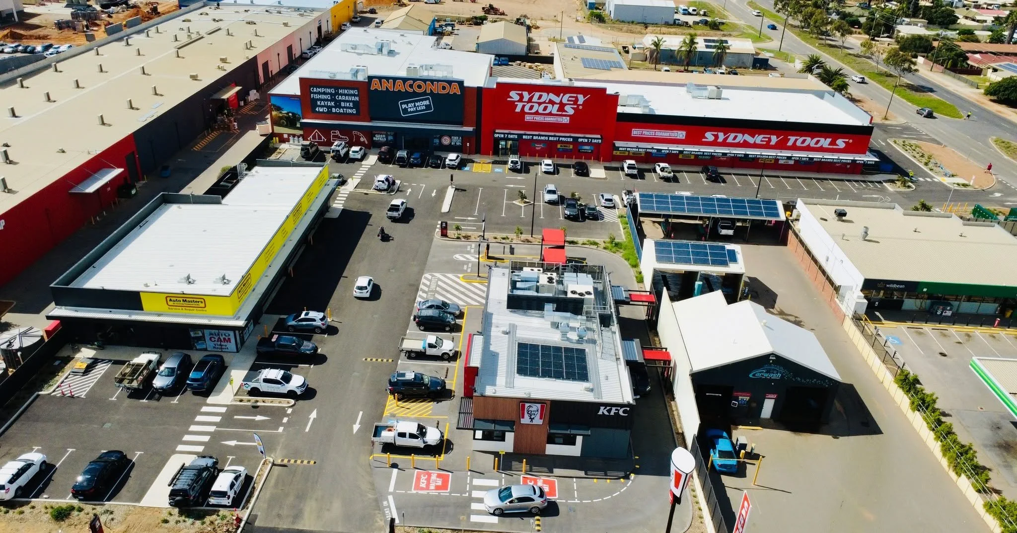 With over 2,000 litres of paint&hellip; another major development successfully delivered by the City In Colour team with Bella Build &amp; Design in Geraldton! ✅

Now home to @kfcaustralia, @automastersaustralia, @anacondastores and @sydneytools - th