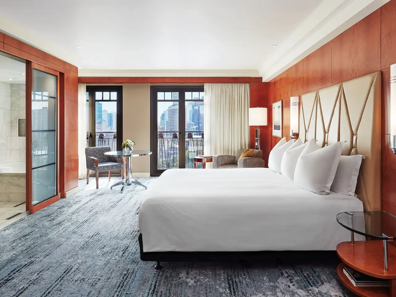 Park-Hyatt-Melbourne-P426-One-King-Guestroom.4x3.webp