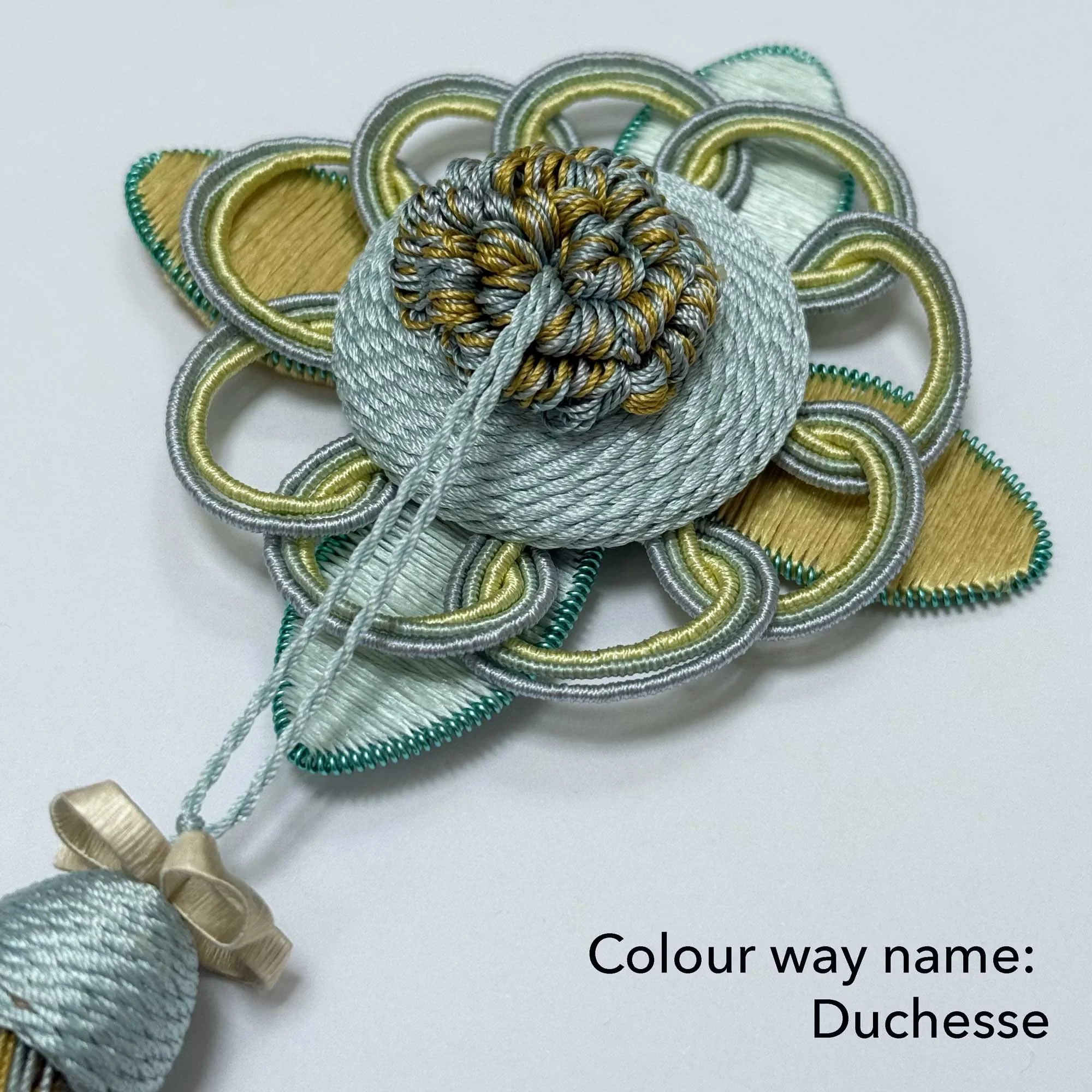 with-name-Au-ver-a-soie-duchesse-colour-way-2026.jpg