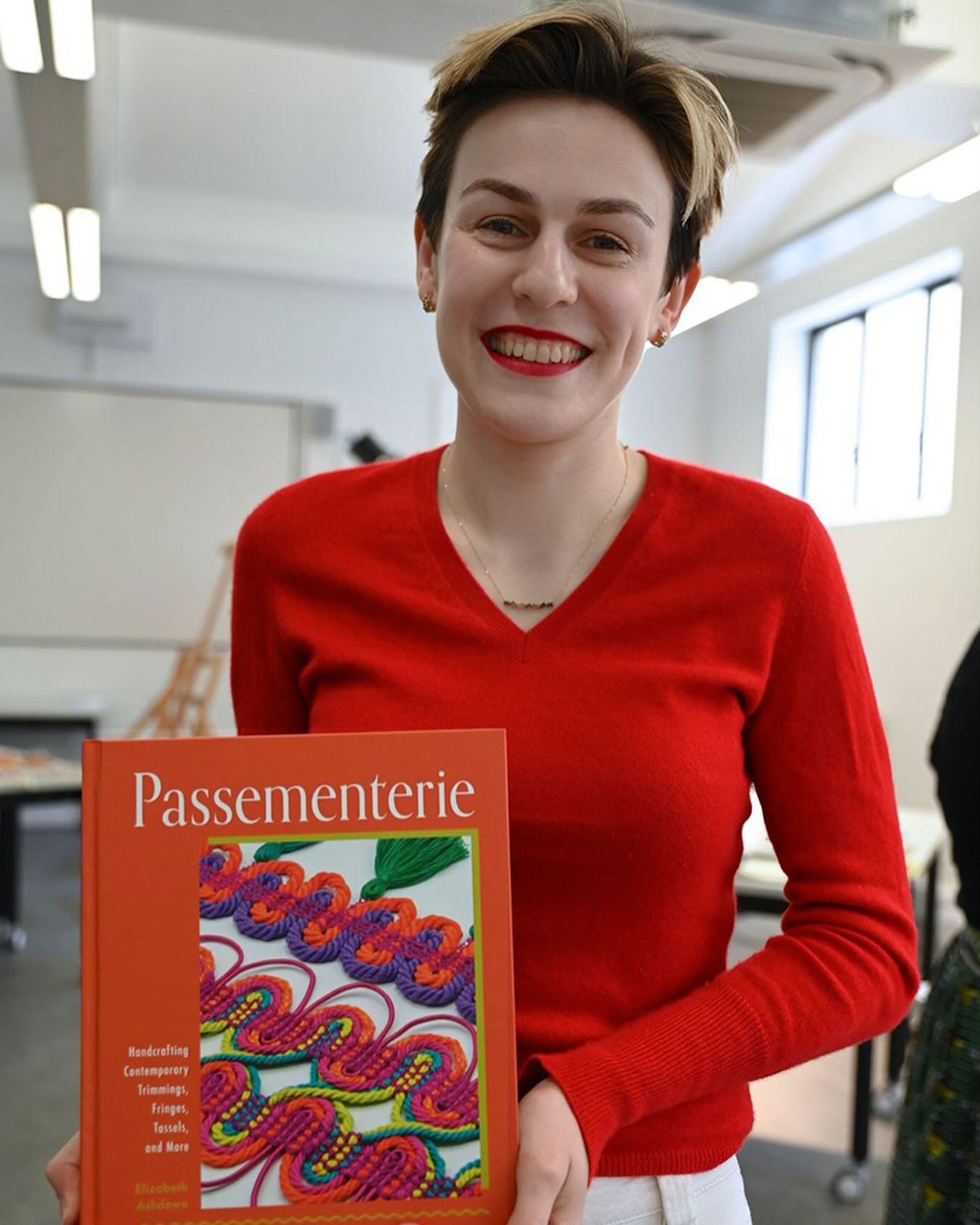 Very exciting news!

My Passementerie book published by @schiffercraft has been officially published worldwide! 

Dive into the amazing world of contemporary handmade Passementerie and learn all about the endless creative possibilities of Passementer