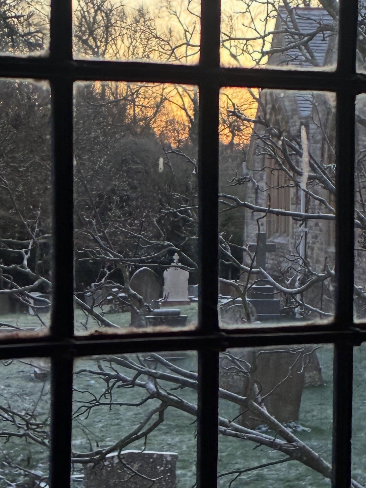 I&rsquo;ve been feeling a bit jealous of everyone back in north wales enjoying snow, posting beautiful photos of whiteness covering the land and with the sun finally rising this morning - lo and behold I have snow too. And more snow on the way. The l