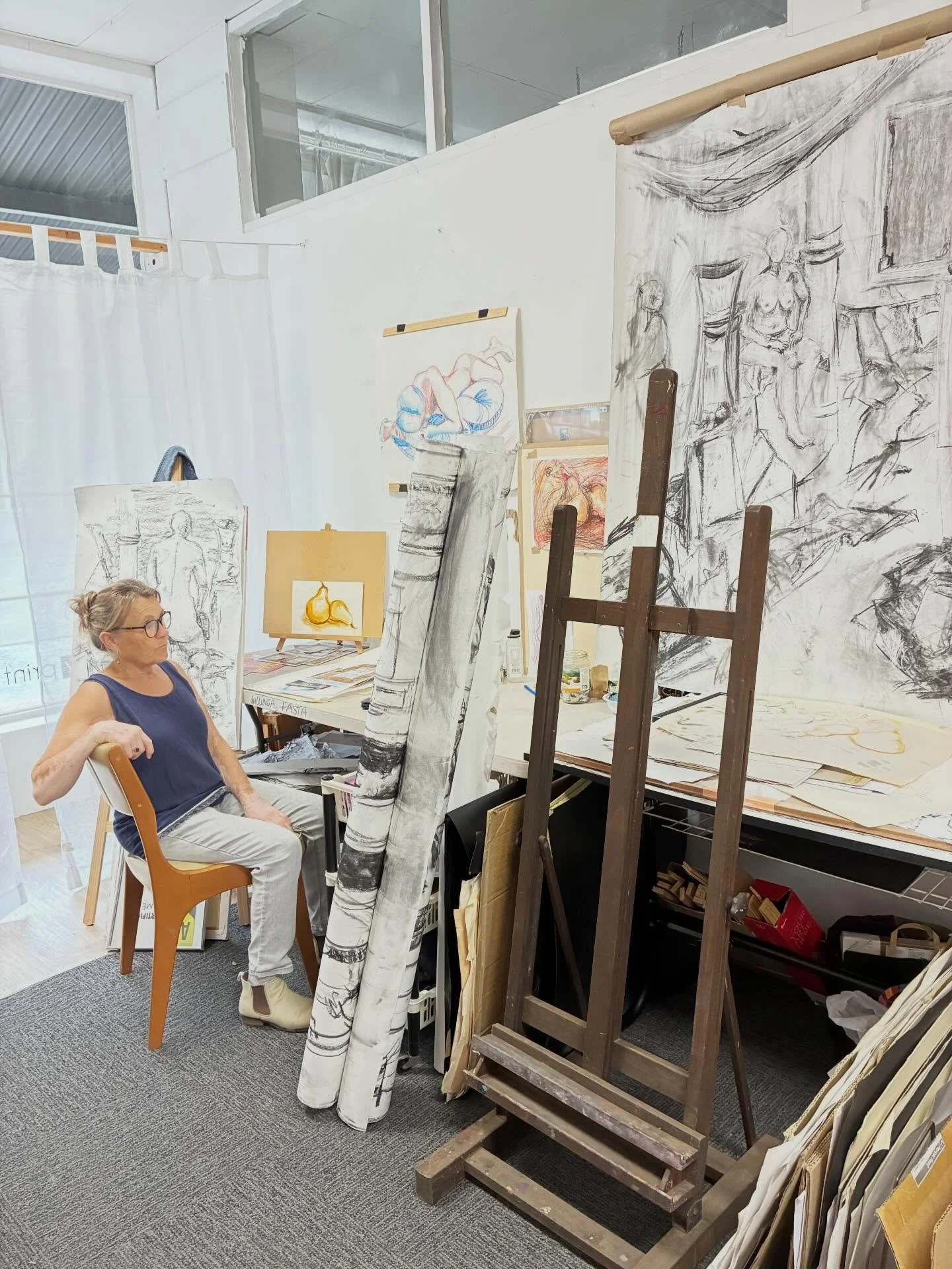 A trip to Payneham Road to visit @alexandra.burford and @lanewayprintstudio 
Great to check out the lithograph press, talk printmaking, drawing and troopies. 

#printmaking #presses #otherstudios #adelaide #walking 

@stiwdiomaelor @900baskets @maelo