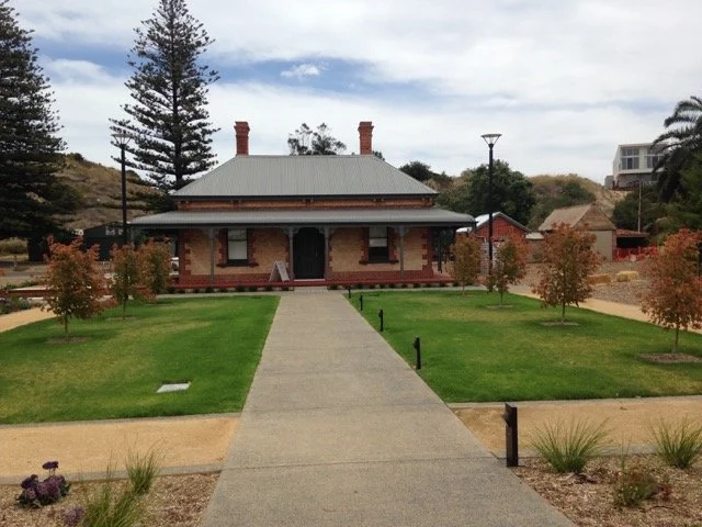 Front view of Sauerbier House.
