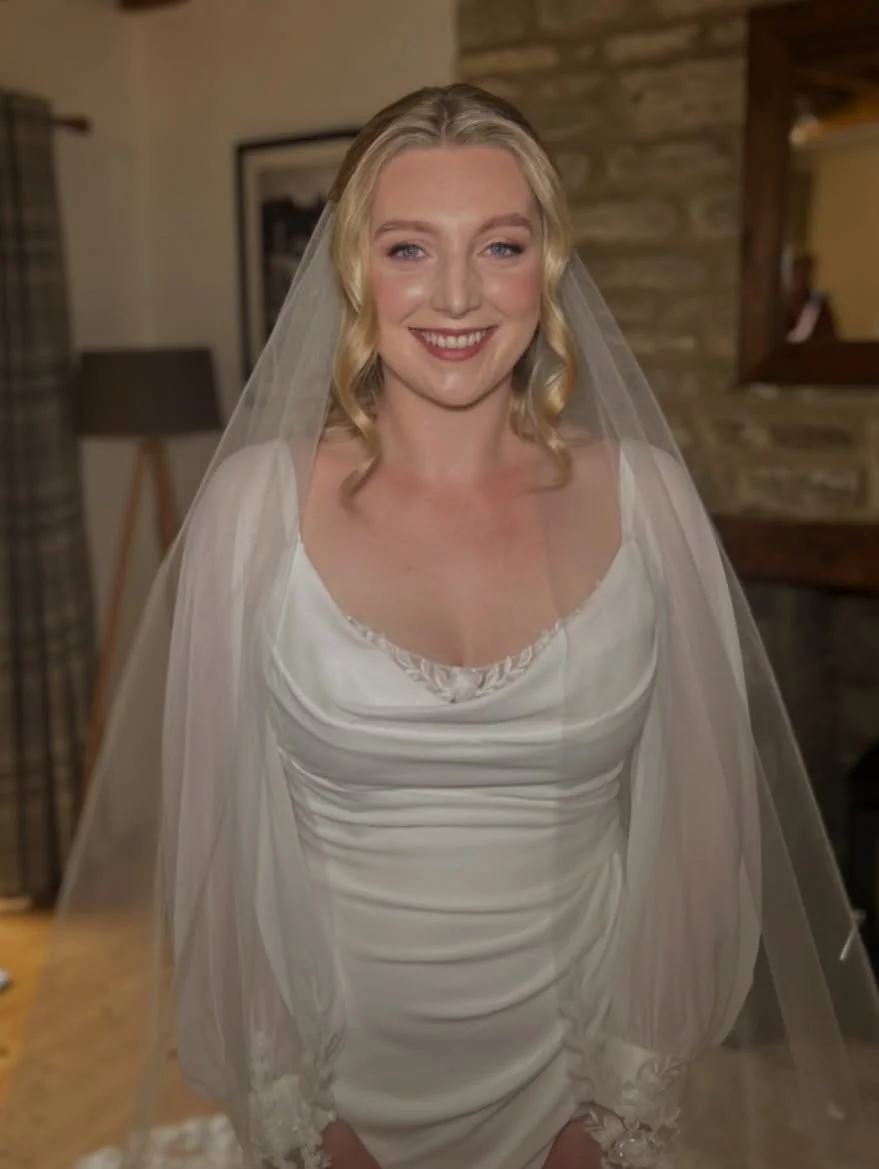 O U R gorgeous Caitlin π€ What an absolute babe to spend the day with!!
Kirsty M and I headed to @thegreattythebarn yesterday to get Caitlin and her girls ready, and honestly, what a morning. The playlist was strong (no Ed or Bruno in sight!!), the