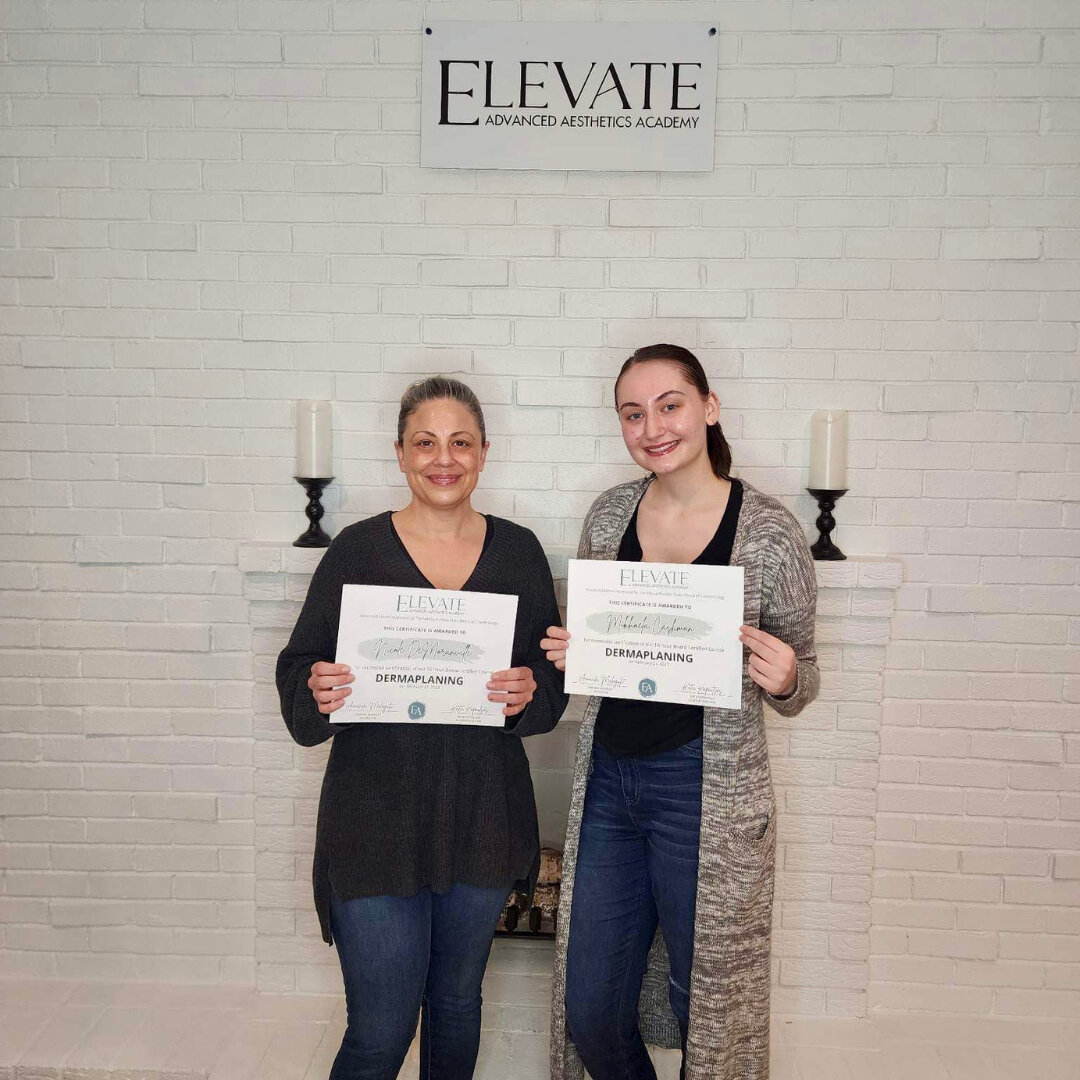 Congratulations Nicole (@simplynails_fairhaven) and Mikhaela (@cashmanesthetics) on your Dermaplaning certification! You both did amazing and we can't wait to see more pictures of your work!​​​​​​​​​
In the state of MA, it is required that you are ce