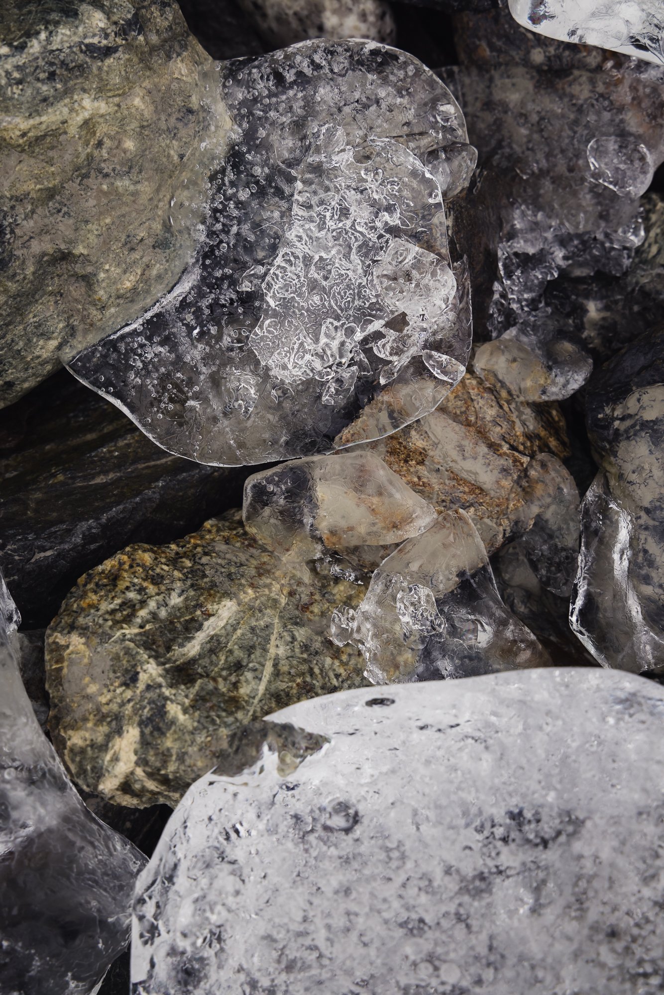 ice-lodged-between-rocks-©NadeenFlynnPhotograpy-4929.jpg