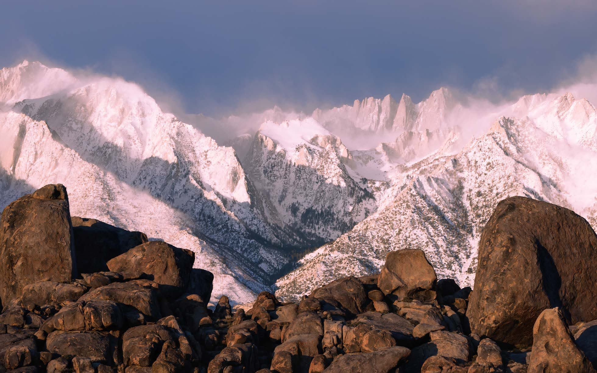 Mount Whitney

As the sun rose, the color dissipated while some of the mist remained softening the rugged peaks of Mount Whitney.

#clickproelite #naturefirst #earth_shotz #bestofthegoldenstate #landscape_captures #mountainshotz #hiyapapayaphotoaday 