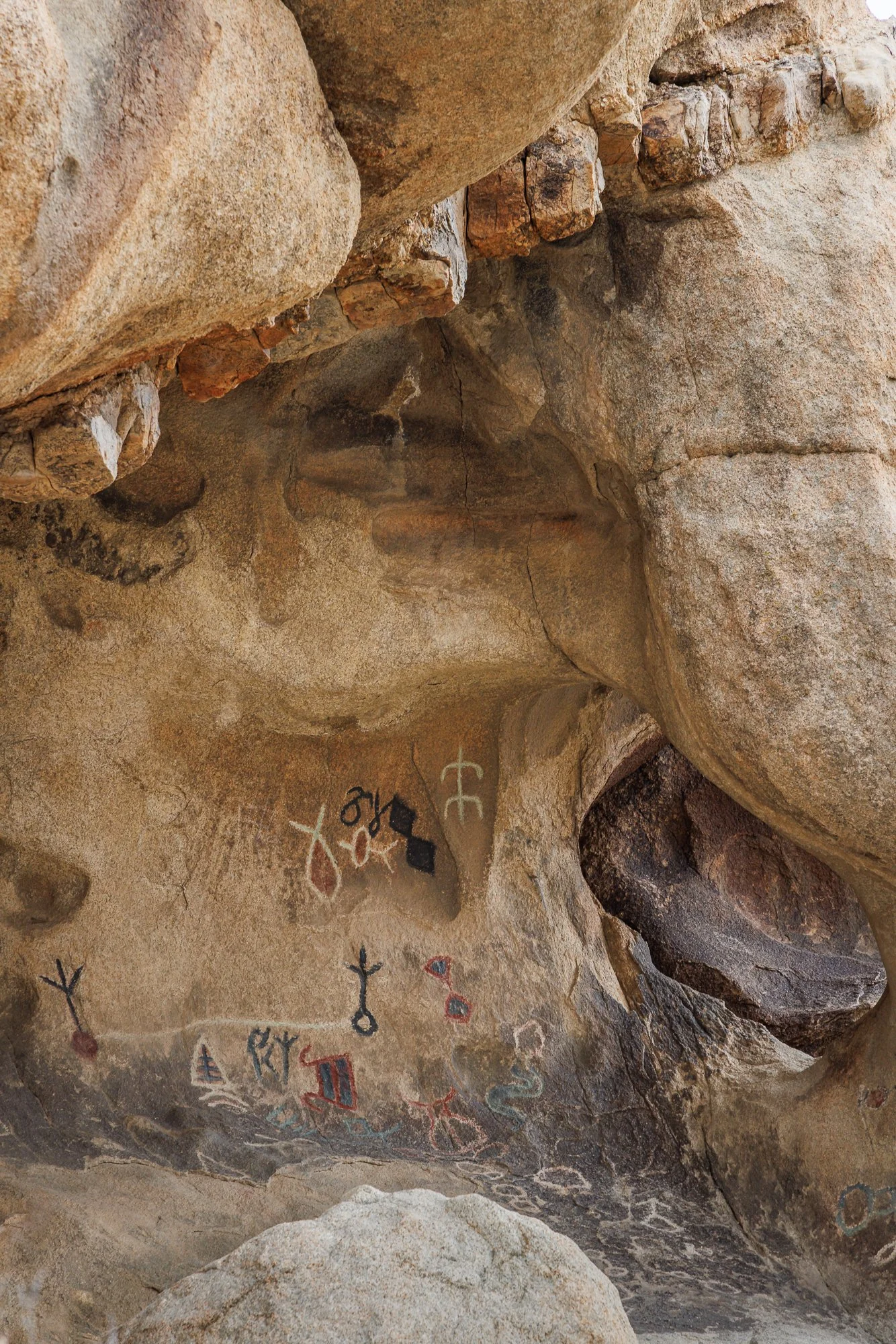 Joshua-Tree-Petroglyphs-©NadeenFlynnPhotograph-4261.jpg
