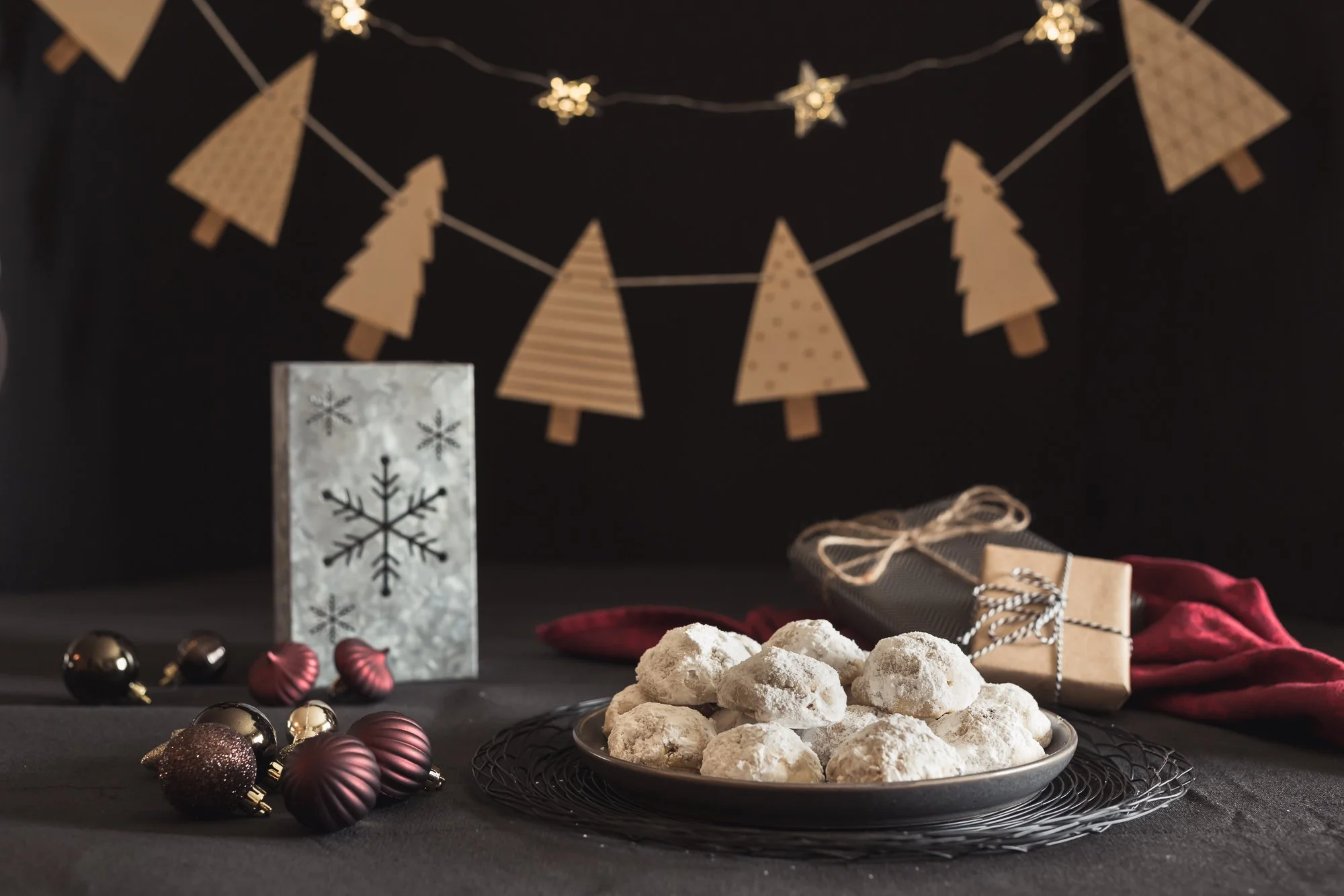 Snowball-Cookies-©NadeenFlynnPhotography-4593.jpg