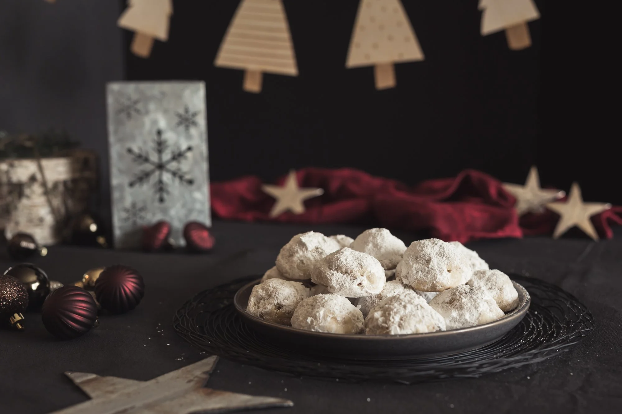 Snowball-Cookies-©NadeenFlynnPhotography-4607.jpg