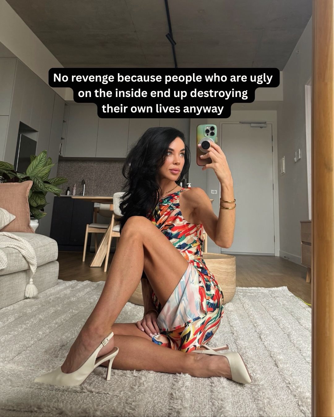 When you understand projection, the comment section becomes really amusing 🤓

People think they&rsquo;re reacting to me.
They&rsquo;re reacting to themselves. 

However what you admire in others is usually what you&rsquo;re capable of becoming.
✨

@