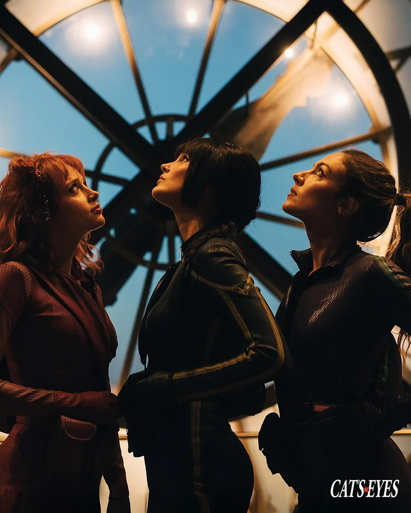 Un nouveau coup se prépare… ⏳
Camille Lou x Constance Labbé x Claire Romain
Première image de la saison 2 de Cat’s Eyes.
📍 @museeorsay 
📸 @carolineduboisphotographie 
Merci à Big Band Story et TF1 pour leu