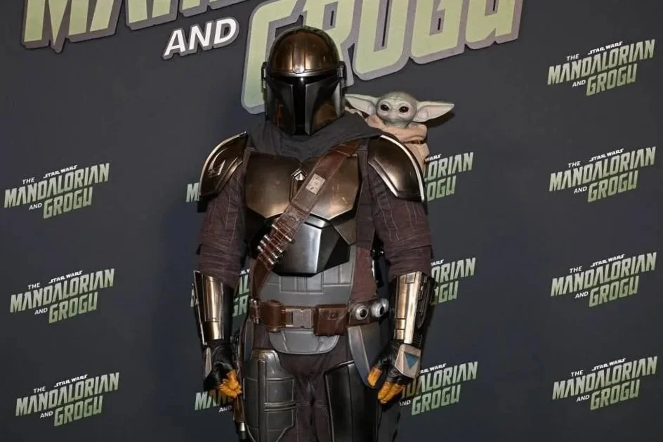 Les MANDALORIAN & GROGU characters à l'avant-première du film éponyme 