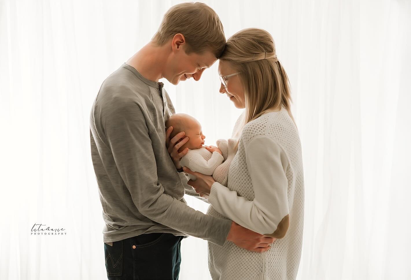 This pose is a must for every single newborn session 😍

#ndphotographer #northdakotaphotographer #northdakotanewbornphotographer #newbornportraits #newbornphotography #newbornphotographer  #minotndphotographer #rugbyphotographer