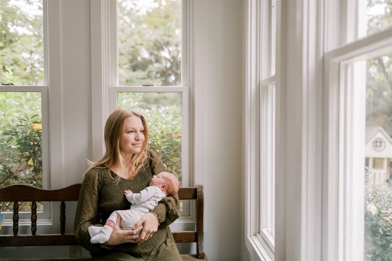 The Gascon&rsquo;s are officially a party of six and I had the pleasure of hanging out with them for the afternoon, photographing everyone in their element, at home. My favorite kind of newborn session. &hearts;️