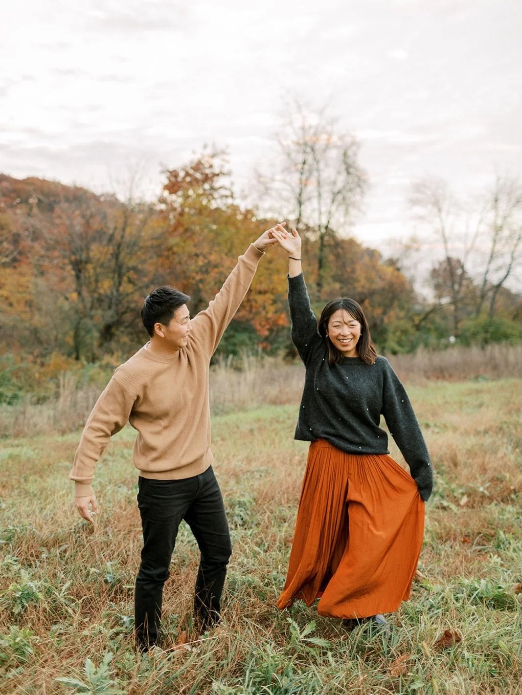 Those smiles, those colors. 😍