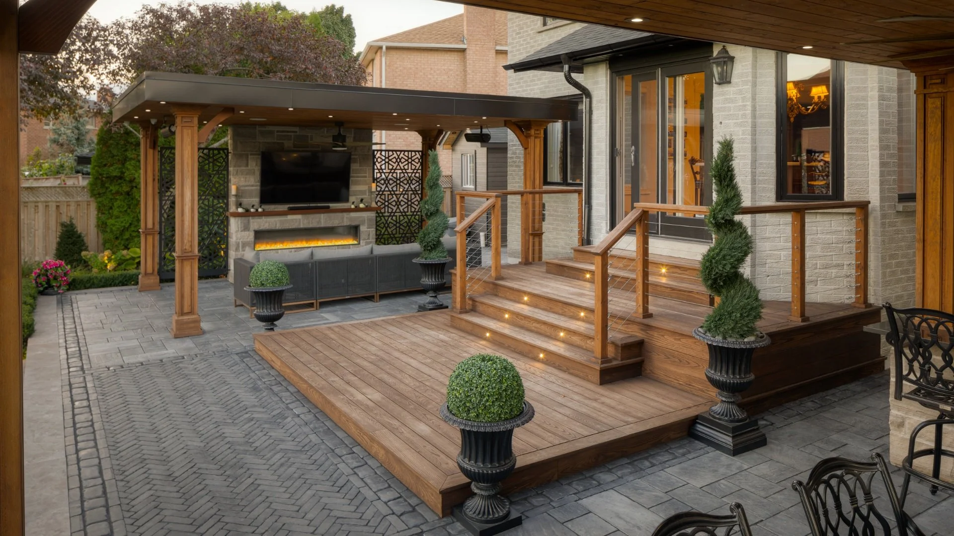 custom deck builders near me in Montrose-Ghent, OH