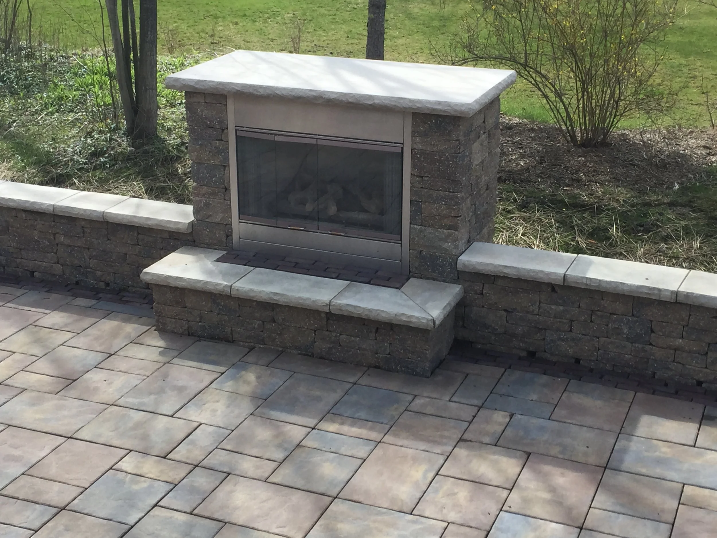 outdoor fireplace contractor