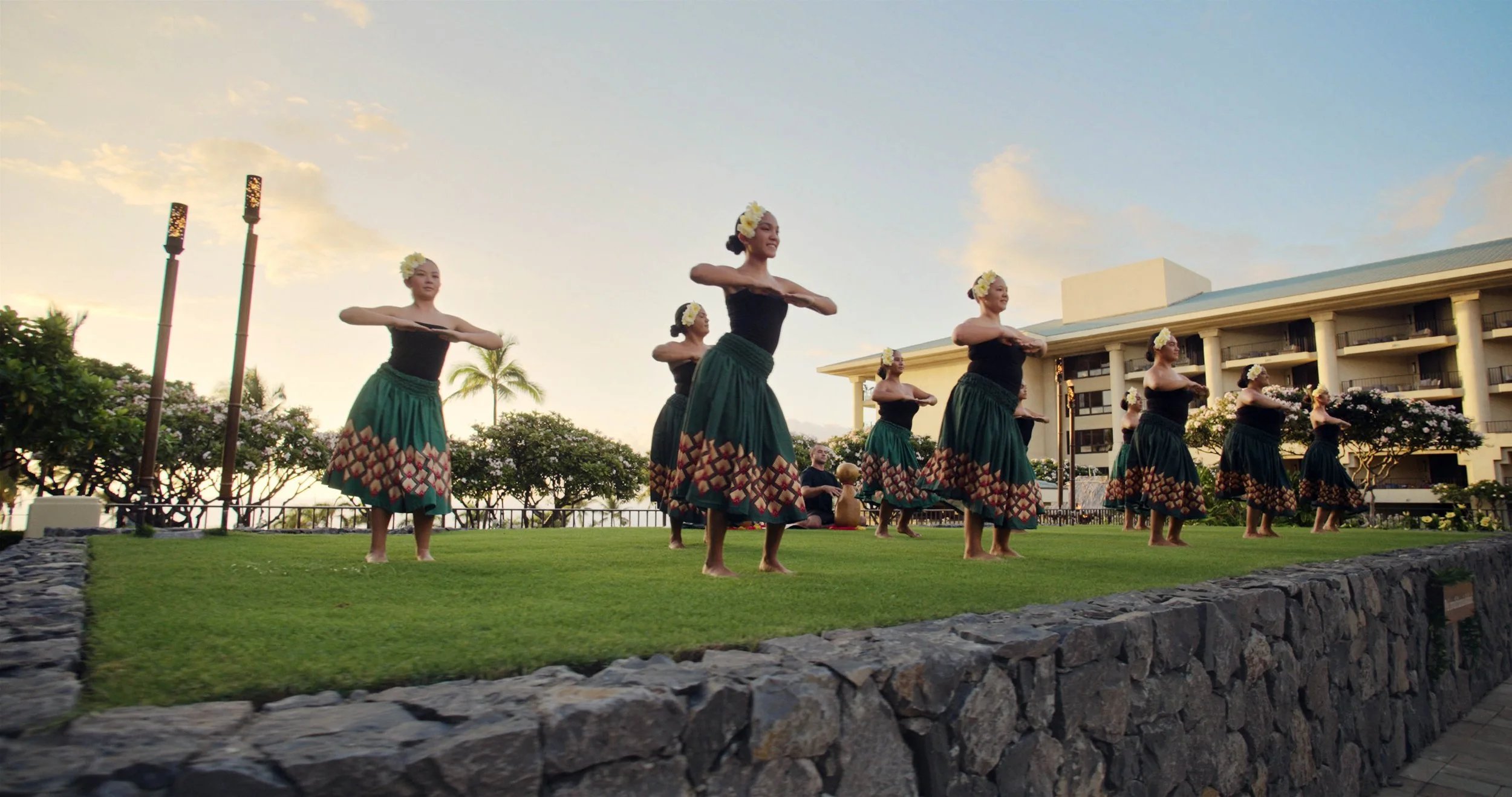 XDROOT_2.00_43_03_04.Still007 1.jpg