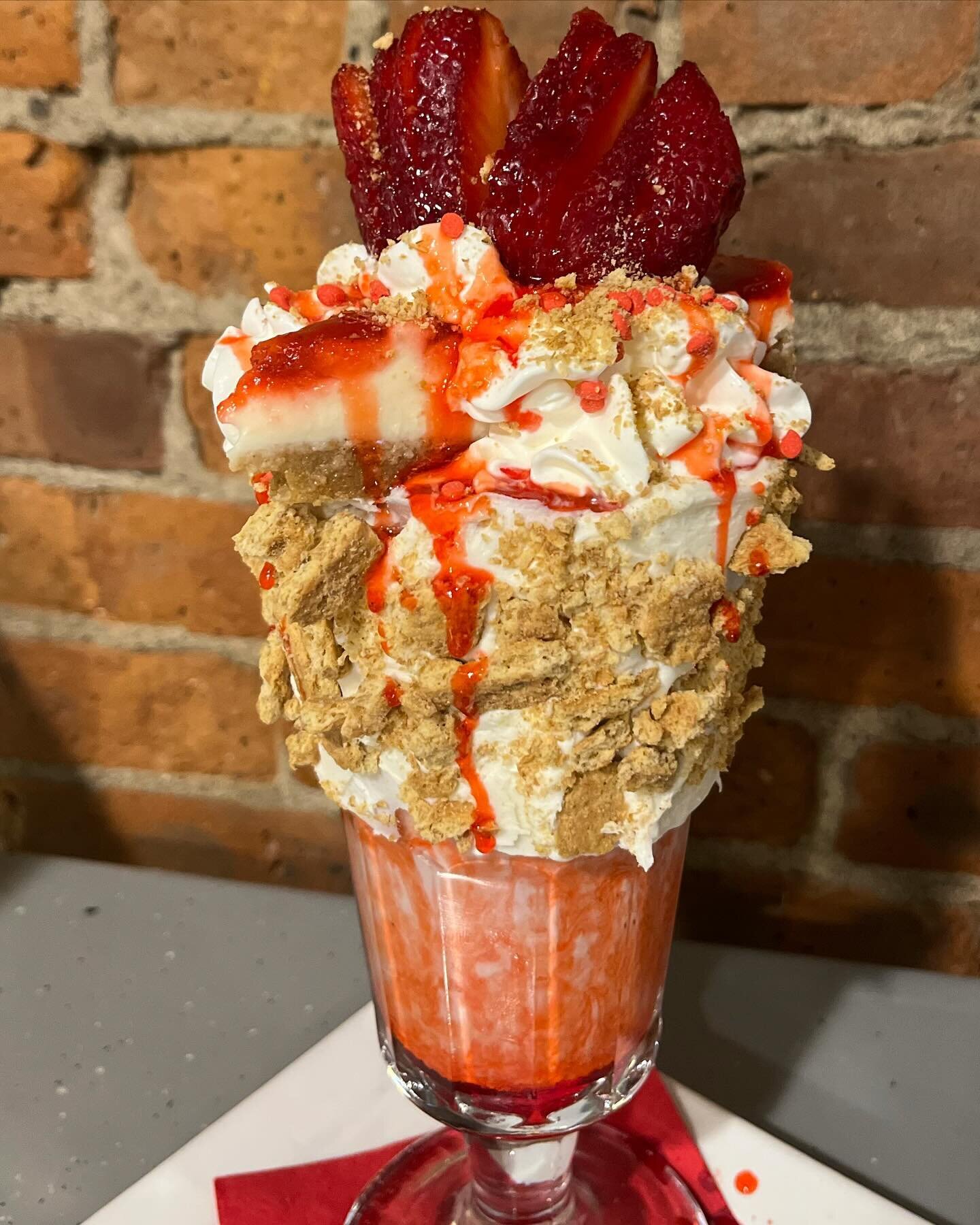 Seems like a Strawberry Shortcake kind of day and we can&rsquo;t think of a better way to enjoy a serving than this #amazingshake @santafeburgerbar #happyweekend #dessertfirst #rosendaleny #burgers #burgersandfries #upstateeats