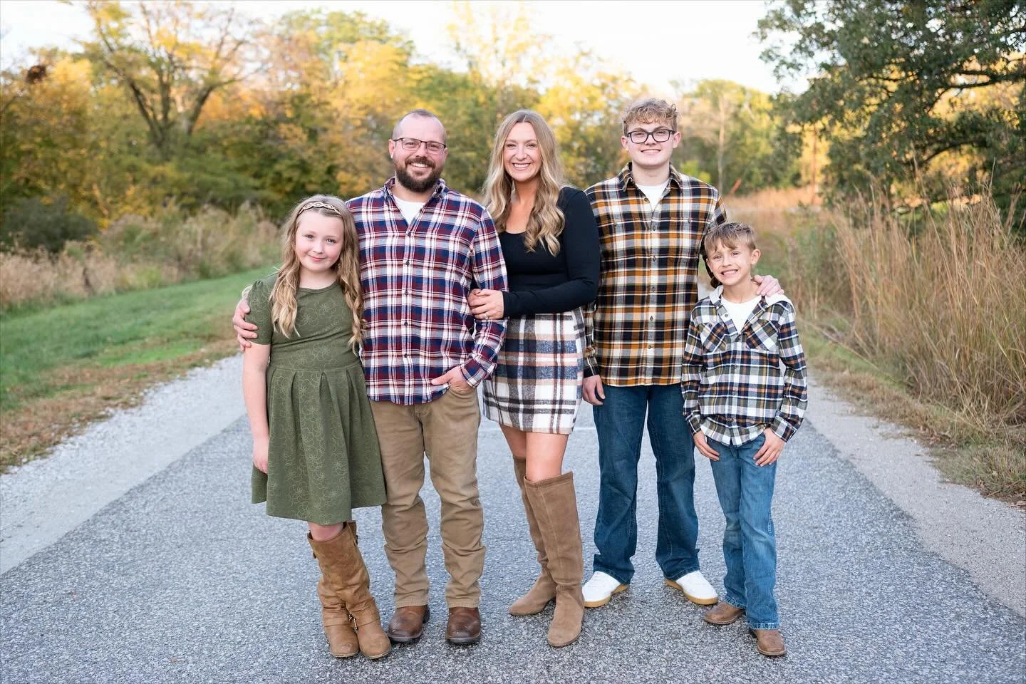 The Peterson Family ❣️ #iowaphotographer #omahaphotographer #nebraskaphotographer #familyphotographer #photographer