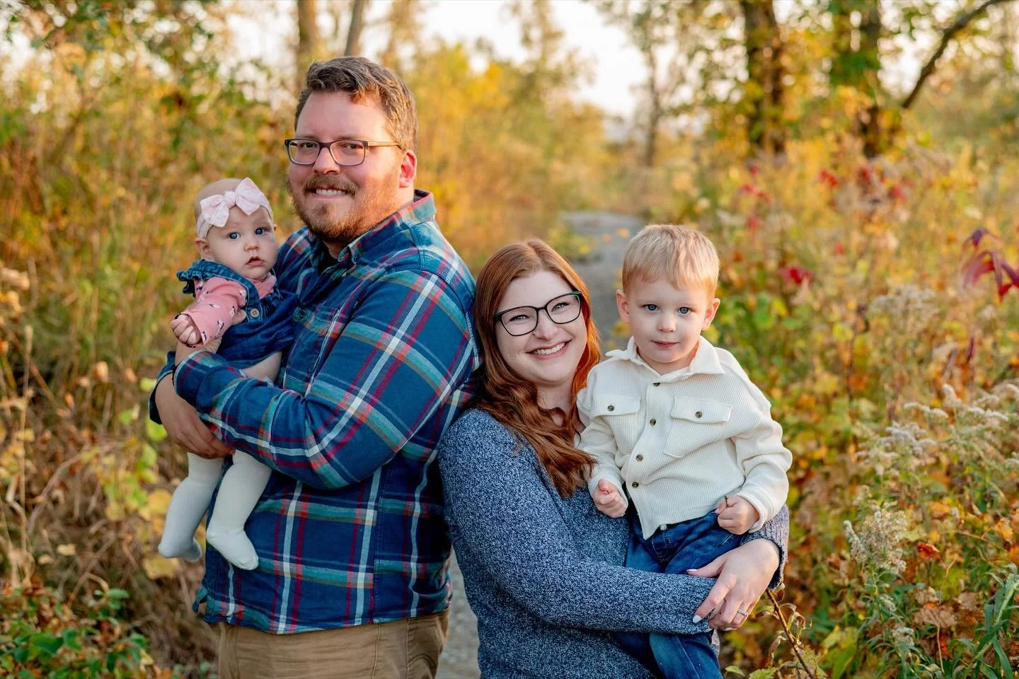 The Ray Family ❣️ #omahaphotographer #nebraskaphotographer #iowaphotographer #familyphotoshoot #familyphotography