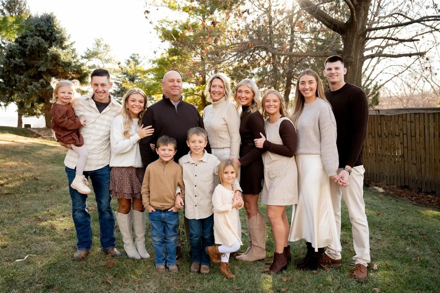 Know what Chat GpT didn&rsquo;t create? The Holt Family. Real moments, real emotions, real experiences that were authentic. I&rsquo;m so thankful they allowed me to capture these timeless memories! ❤️🌲 #familyphotographer #realphotos #omahaphotograp