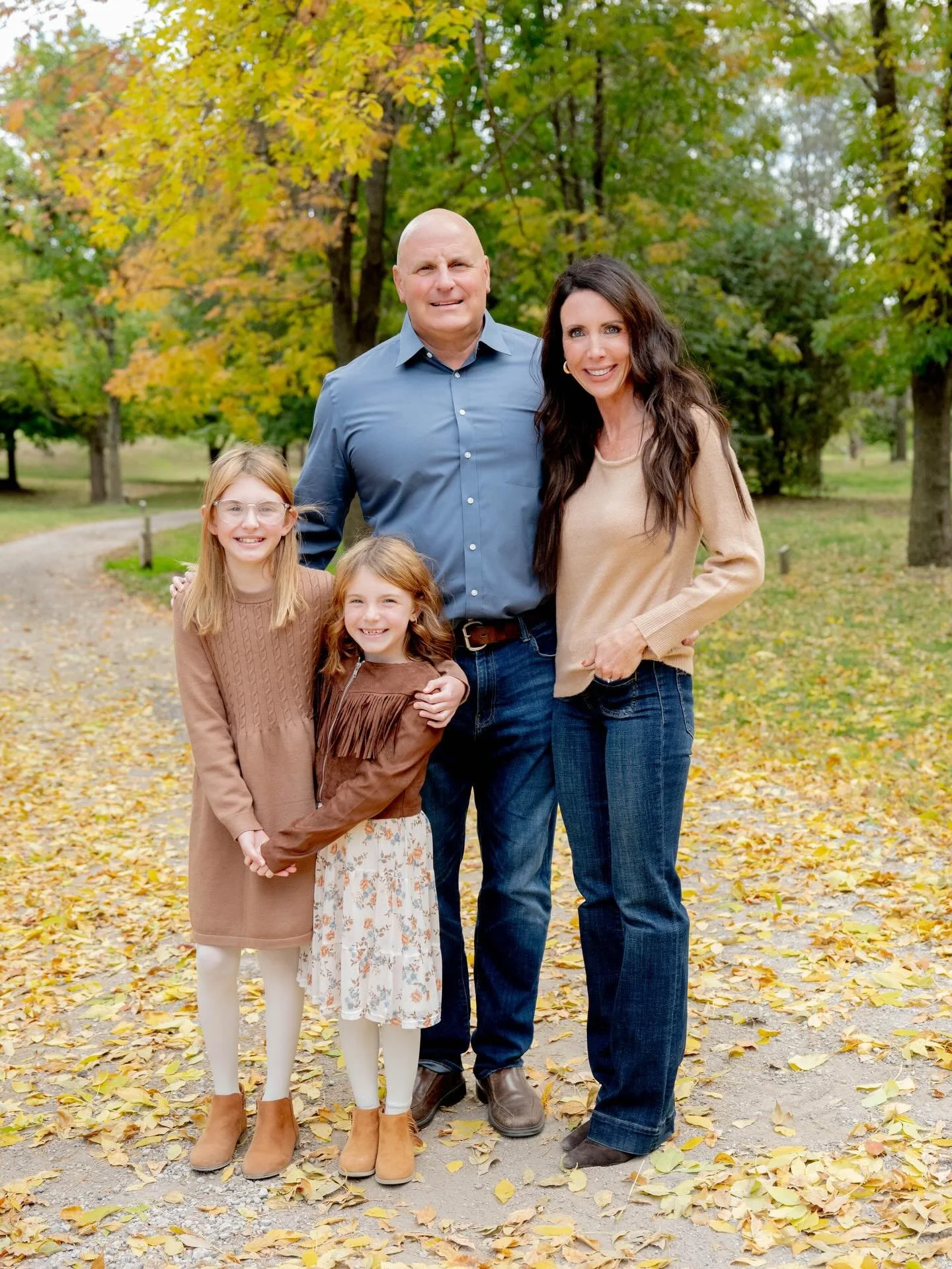 The McKenzie Family 💕 #familyphotoshoot #omahaphotographer #nebraskaphotographer #famyphotographer