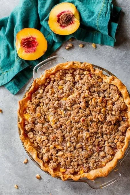 Peach crumb pie