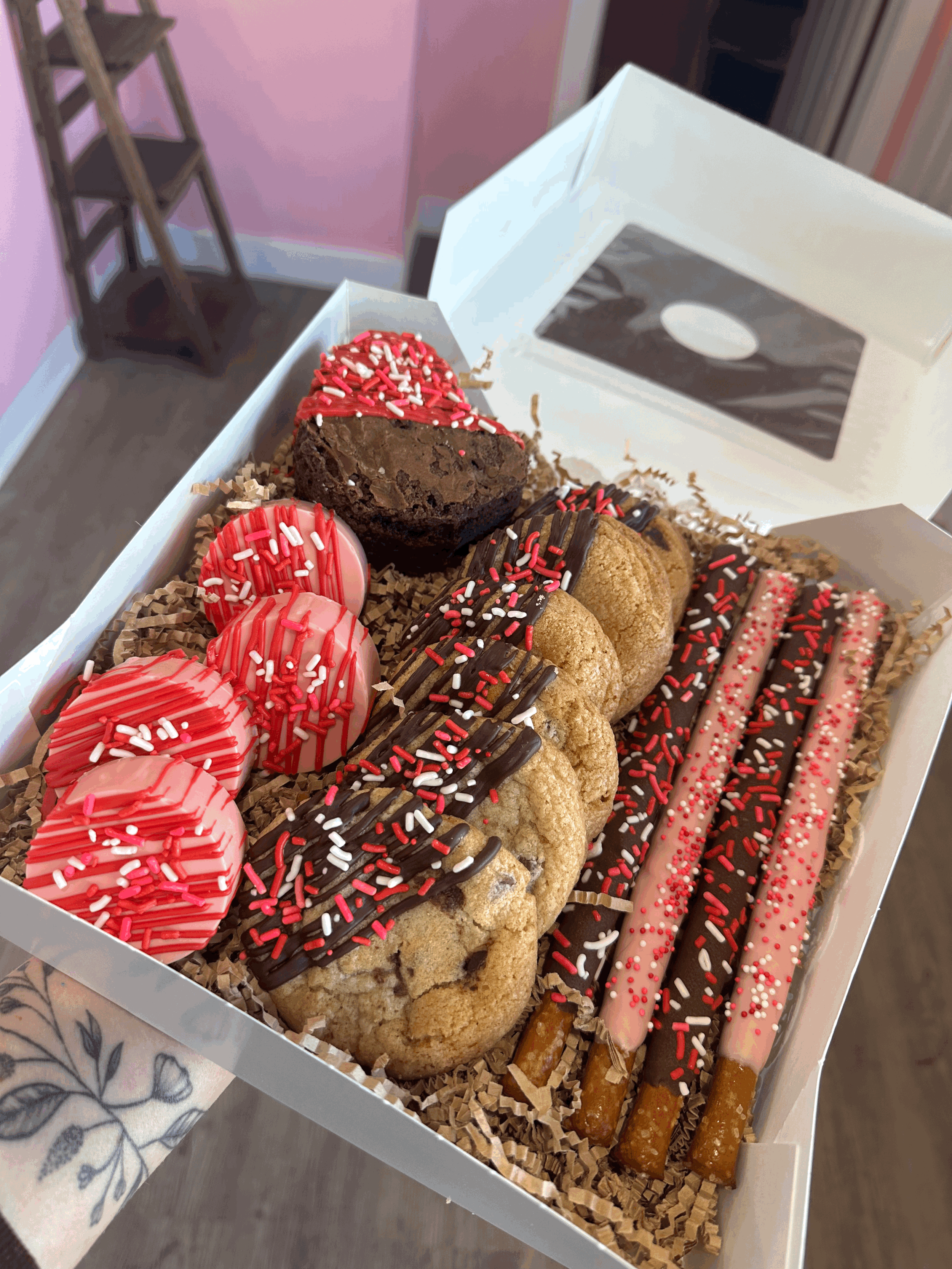 Sweet heart treat box