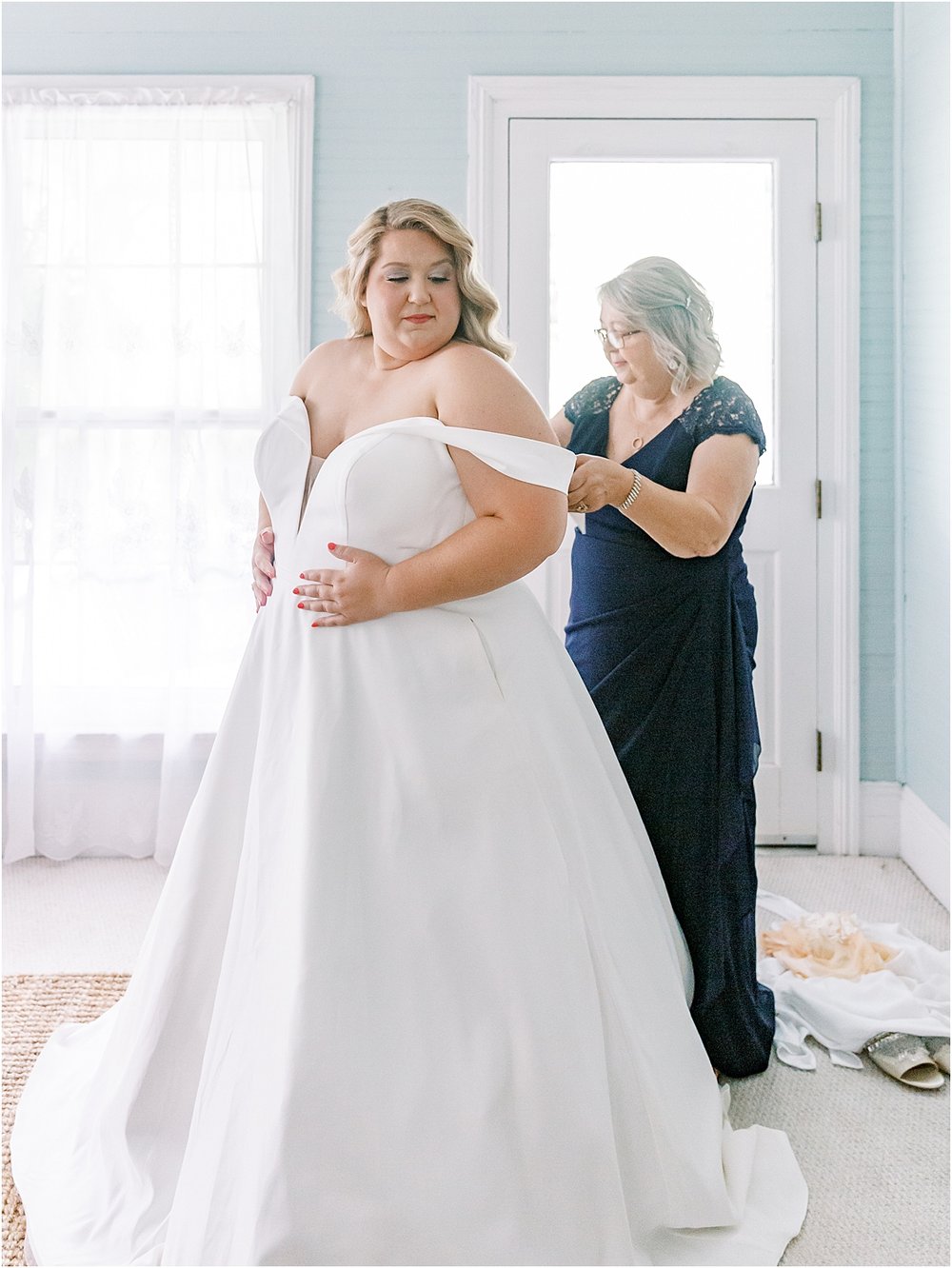 Mother and bride special moment photoshoot