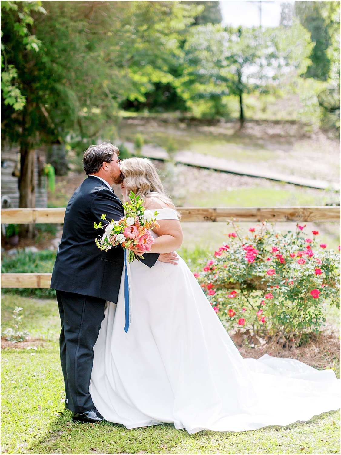 The southern man of your dreams - Bride and Groom summer wedding